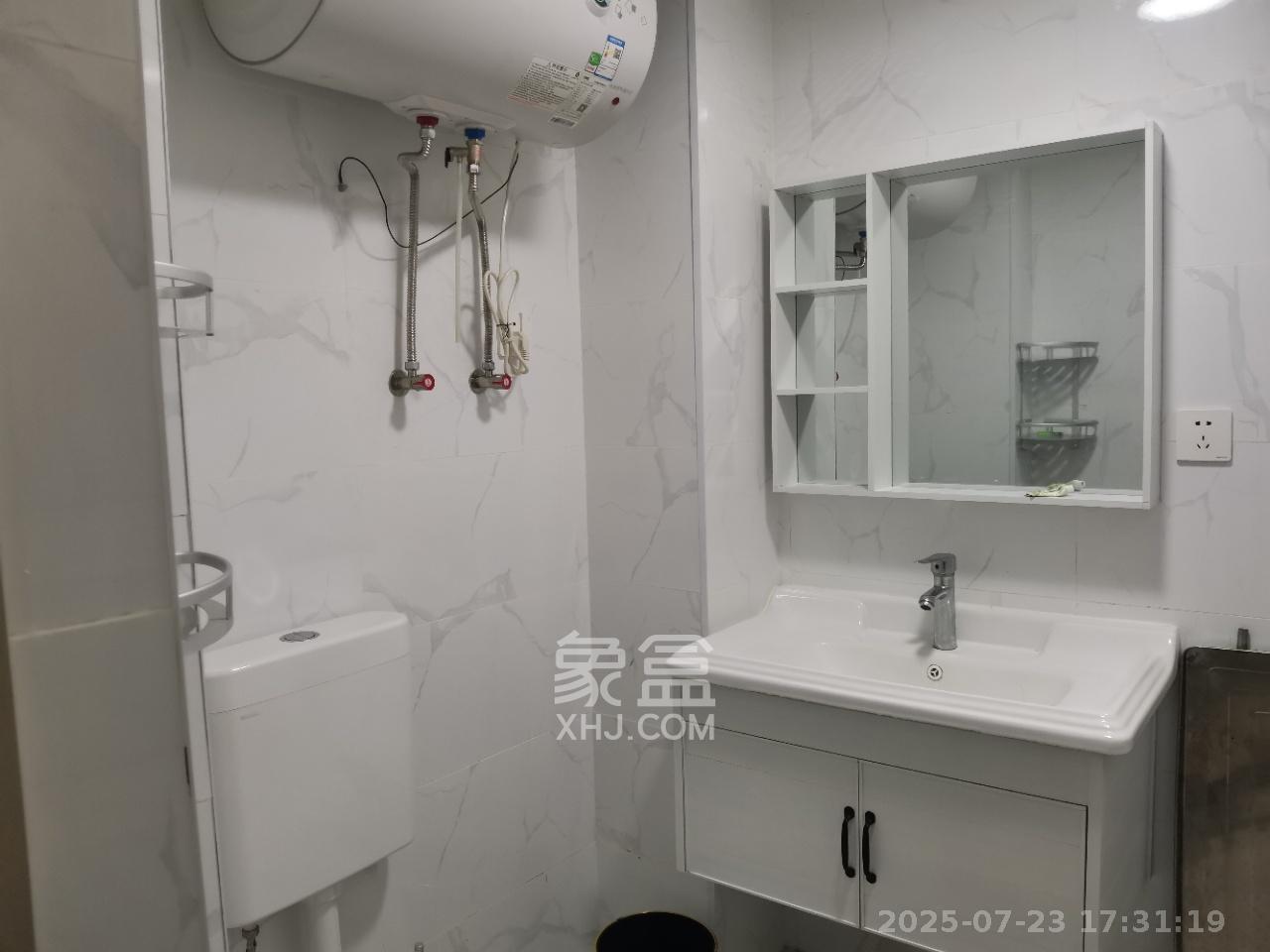 裕天国际商汇中心 1室1厅1卫 1500.0元/月 裕天国际商汇中心 1室1厅1卫 1500.0元/月室内图