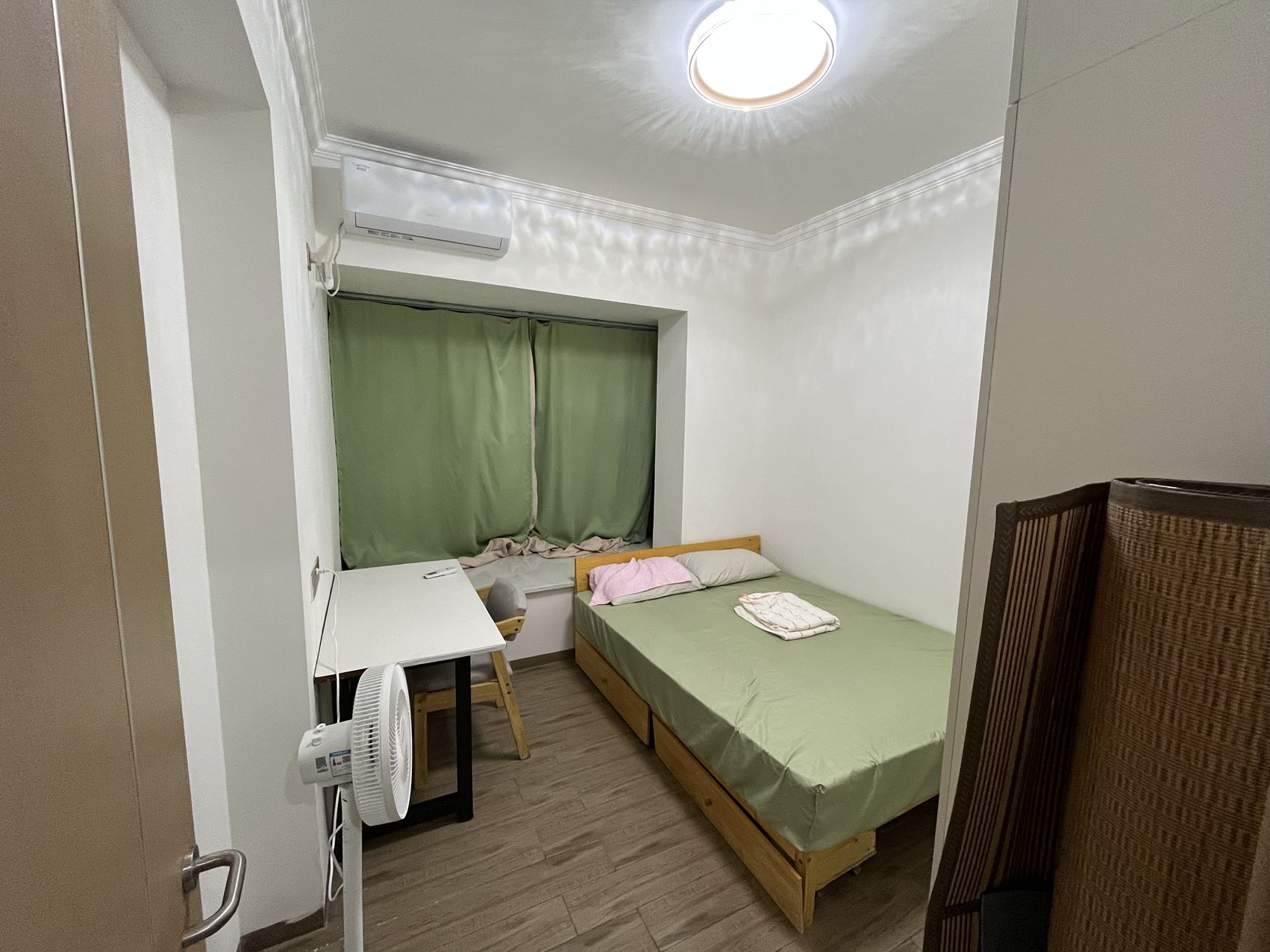 金龙城市广场二期  1室1厅1卫    2800.0元/月 金龙城市广场二期  1室1厅1卫    2800.0元/月室内图