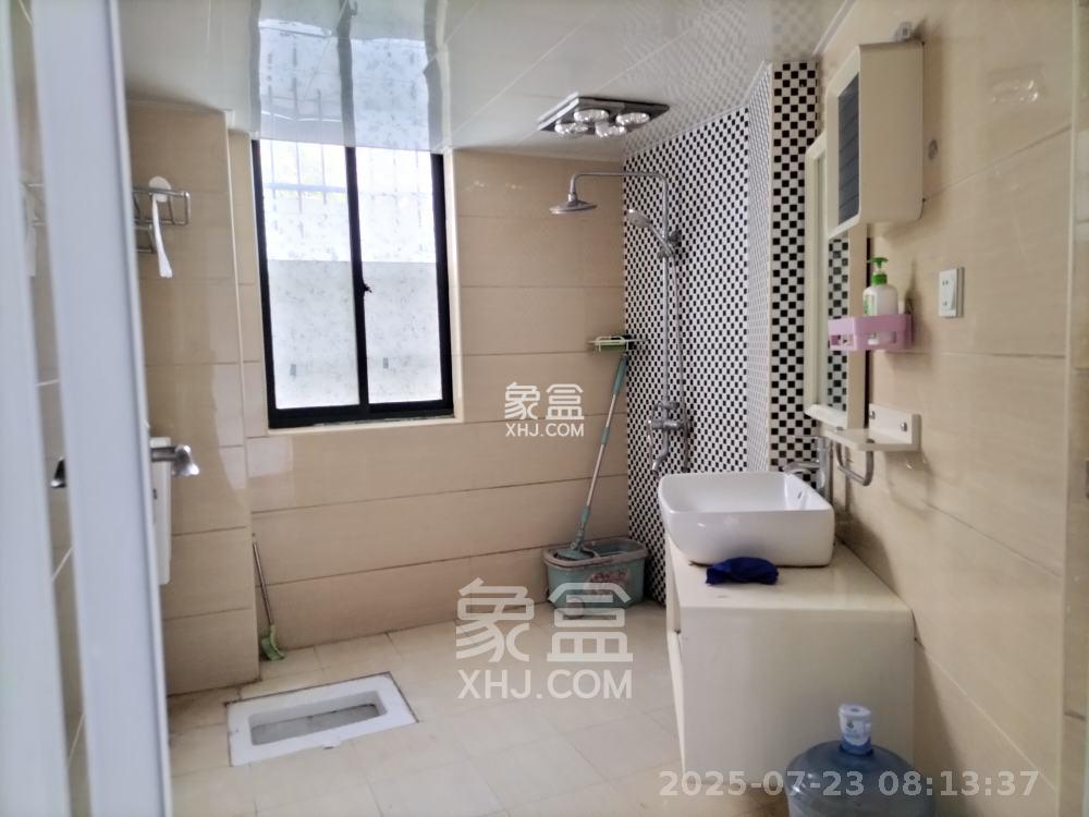 诚兴园  1室2厅1卫    1800.0元/月室内图