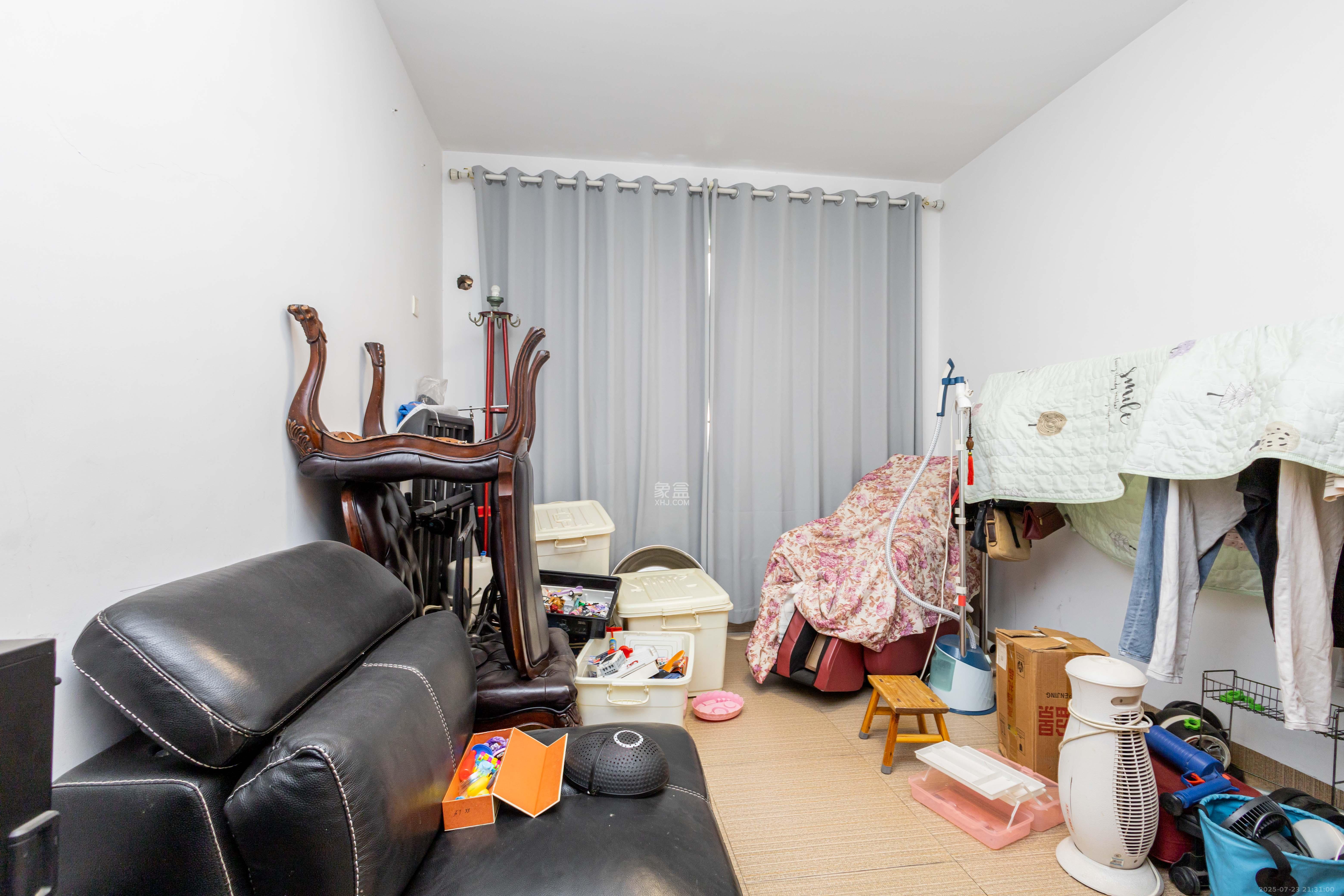 天园假日 4室2厅2卫 145.8万 天园假日 4室2厅2卫 145.8万卧室