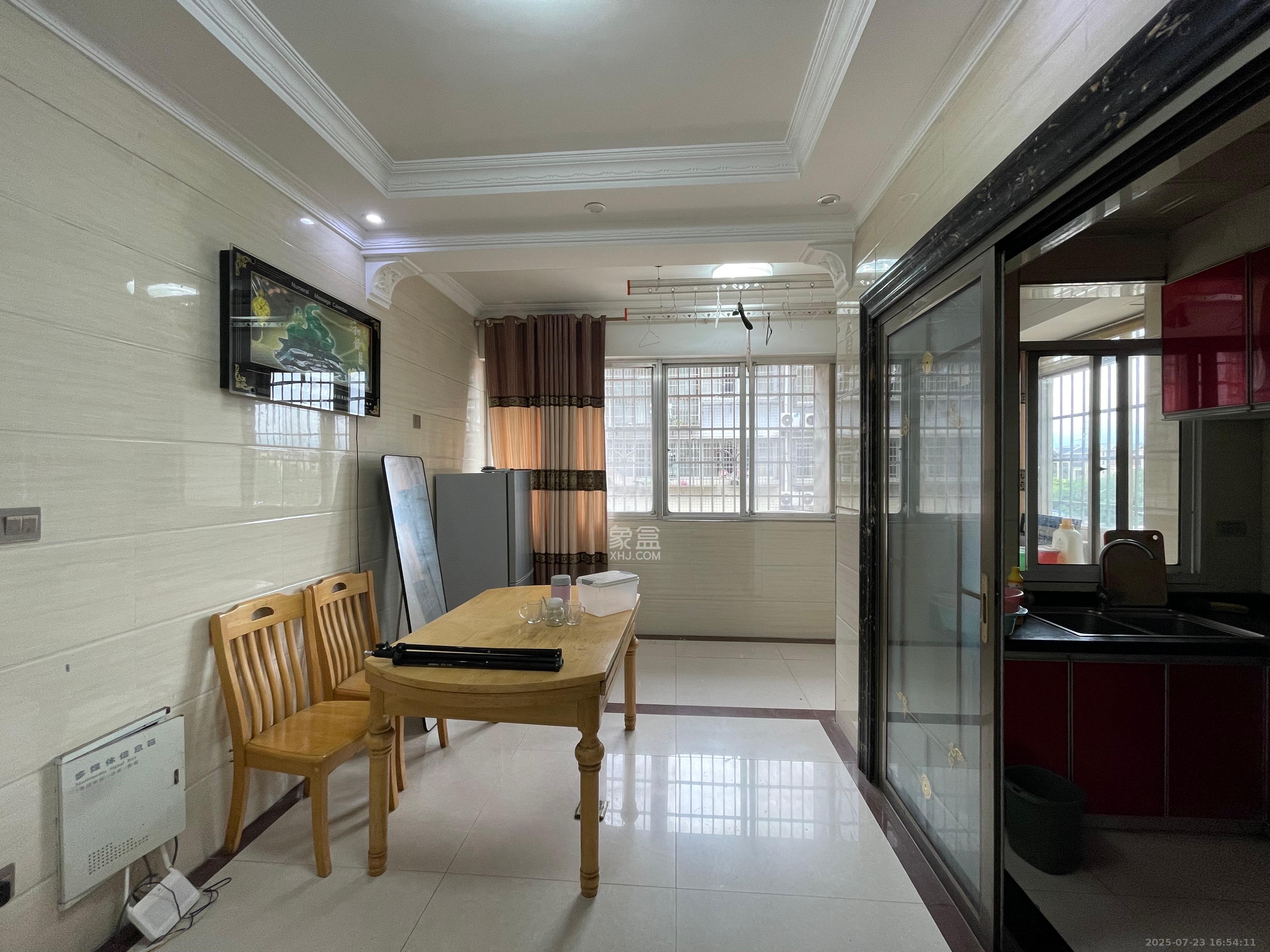 合平安置小区(东方国际石材城) 3室2厅1卫 1700.0元/月 合平安置小区(东方国际石材城) 3室2厅1卫 1700.0元/月室内图