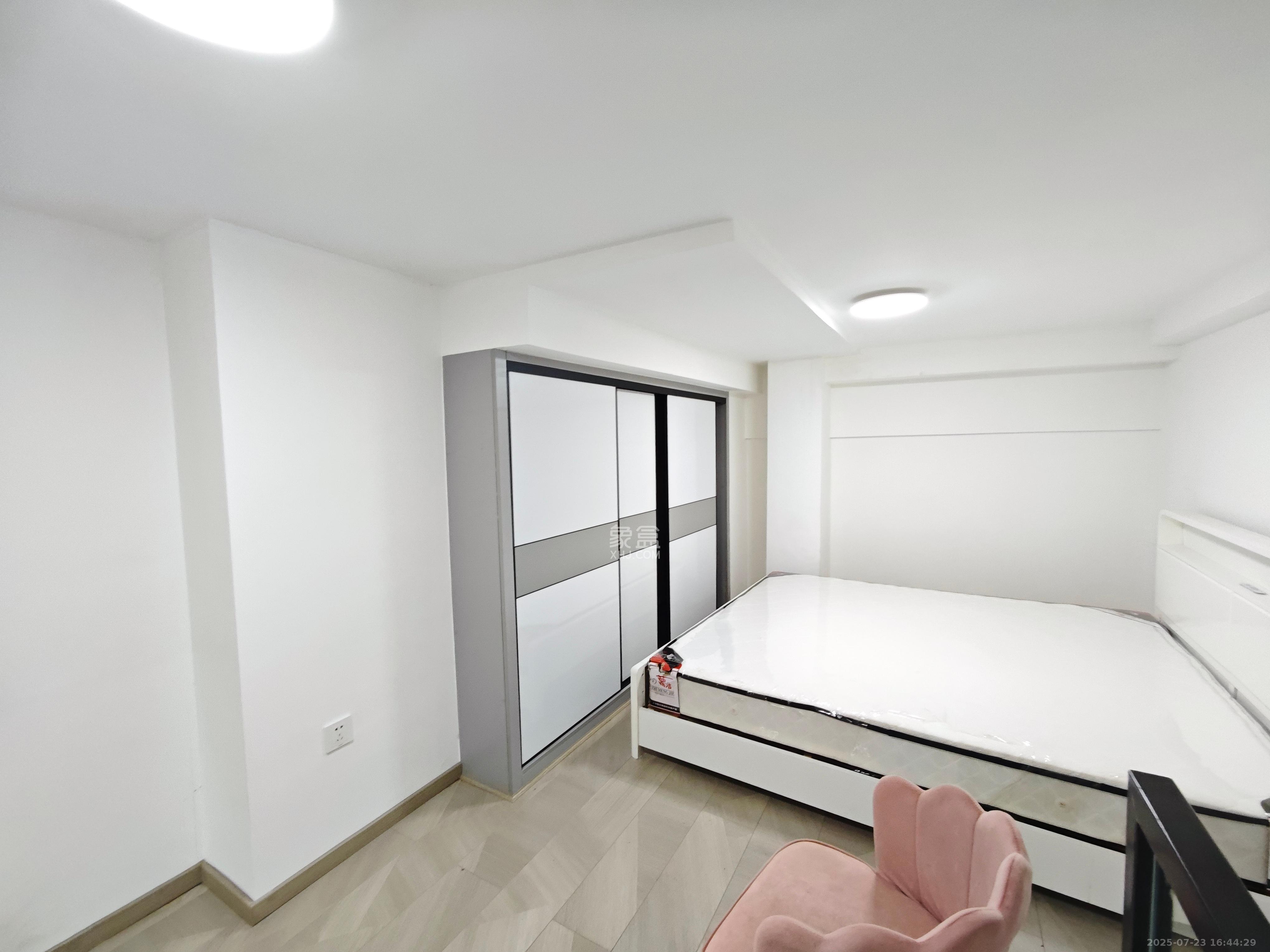 碧桂园城市之光  1室1厅1卫    2000.0元/月 碧桂园城市之光  1室1厅1卫    2000.0元/月