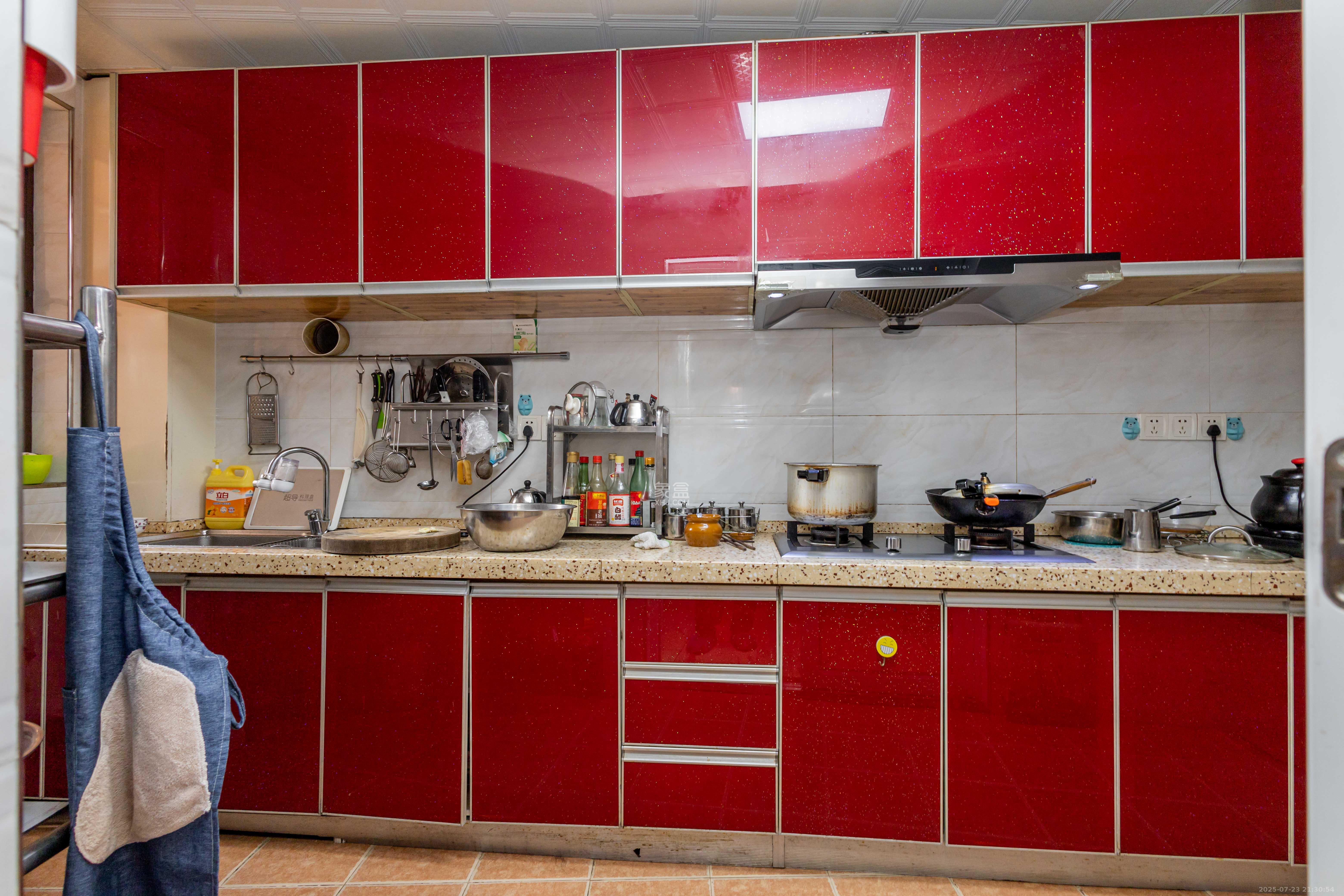 天园假日 4室2厅2卫 145.8万 天园假日 4室2厅2卫 145.8万厨房