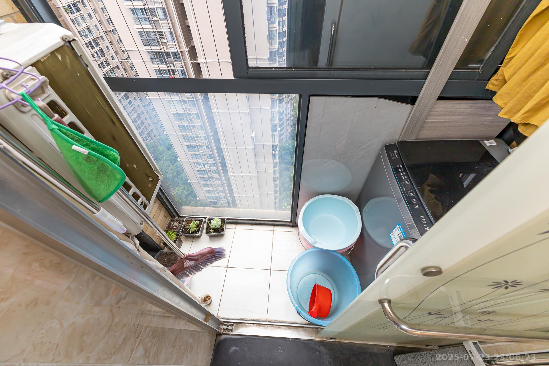 盛腾学林西岸  2室2厅1卫    55.0万 盛腾学林西岸  2室2厅1卫    55.0万阳台