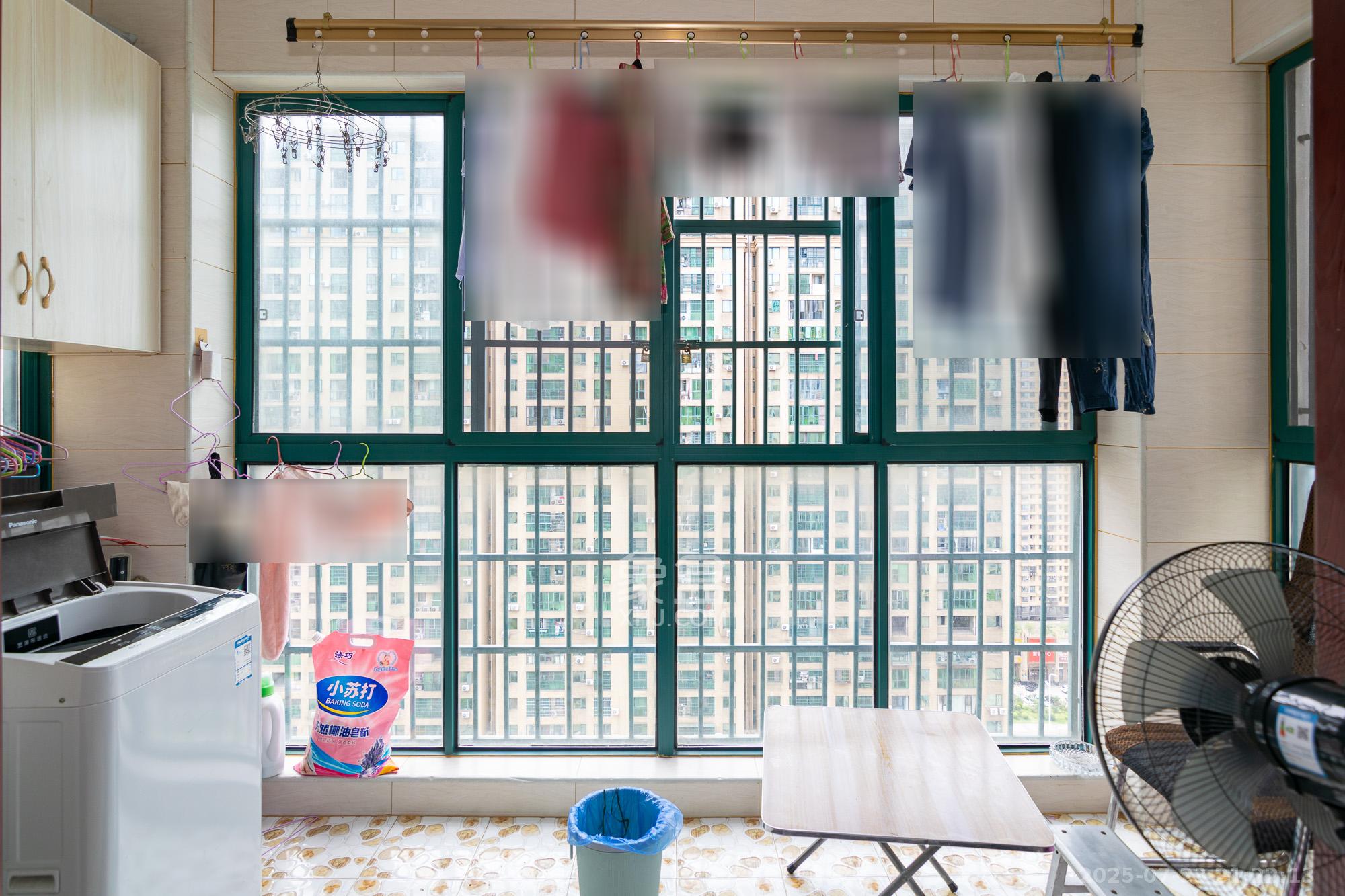 富基世纪公园 3室2厅1卫 53.0万 富基世纪公园 3室2厅1卫 53.0万阳台