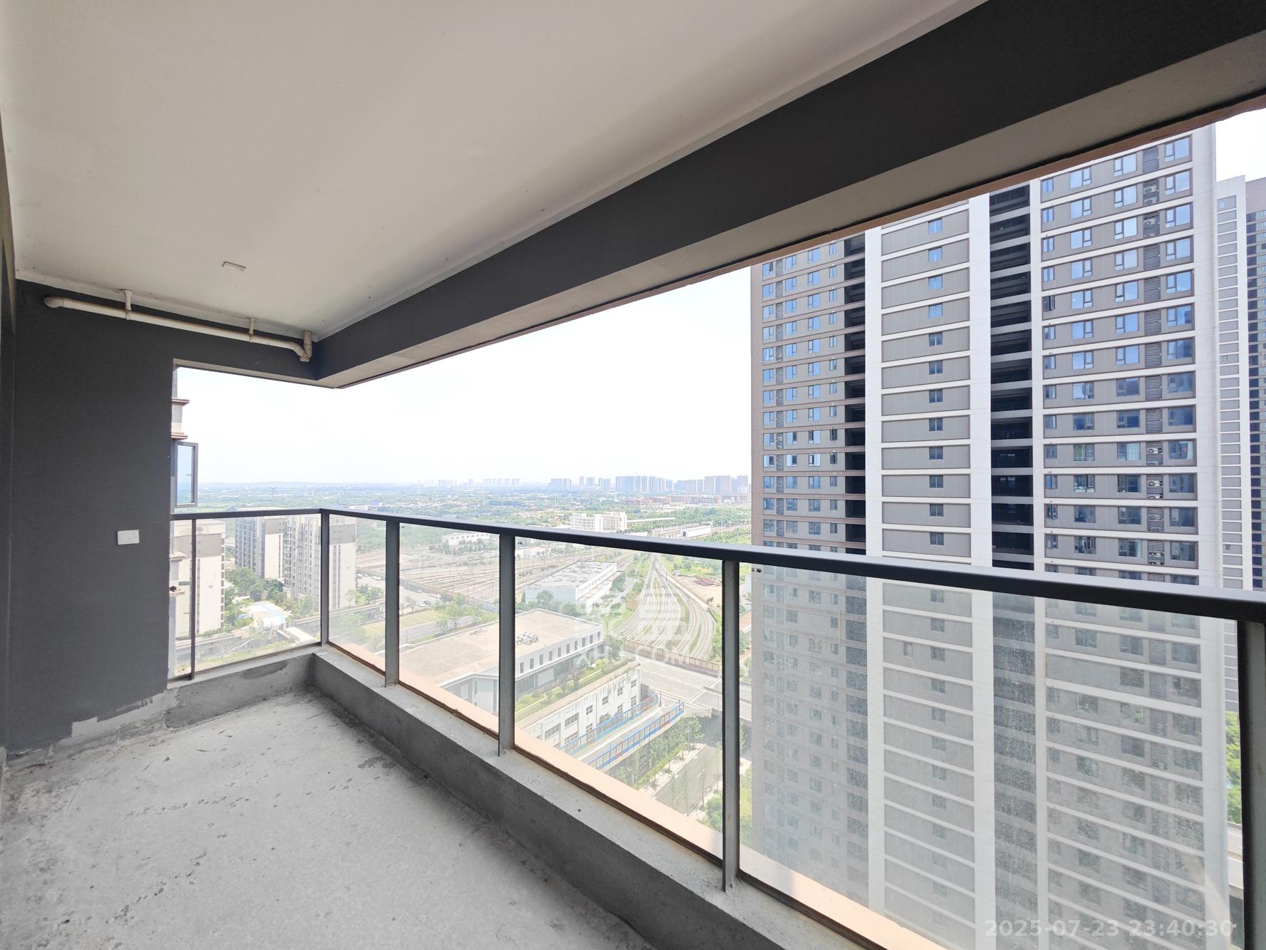 融创会展上东区 3室2厅1卫 75.0万 融创会展上东区 3室2厅1卫 75.0万其他