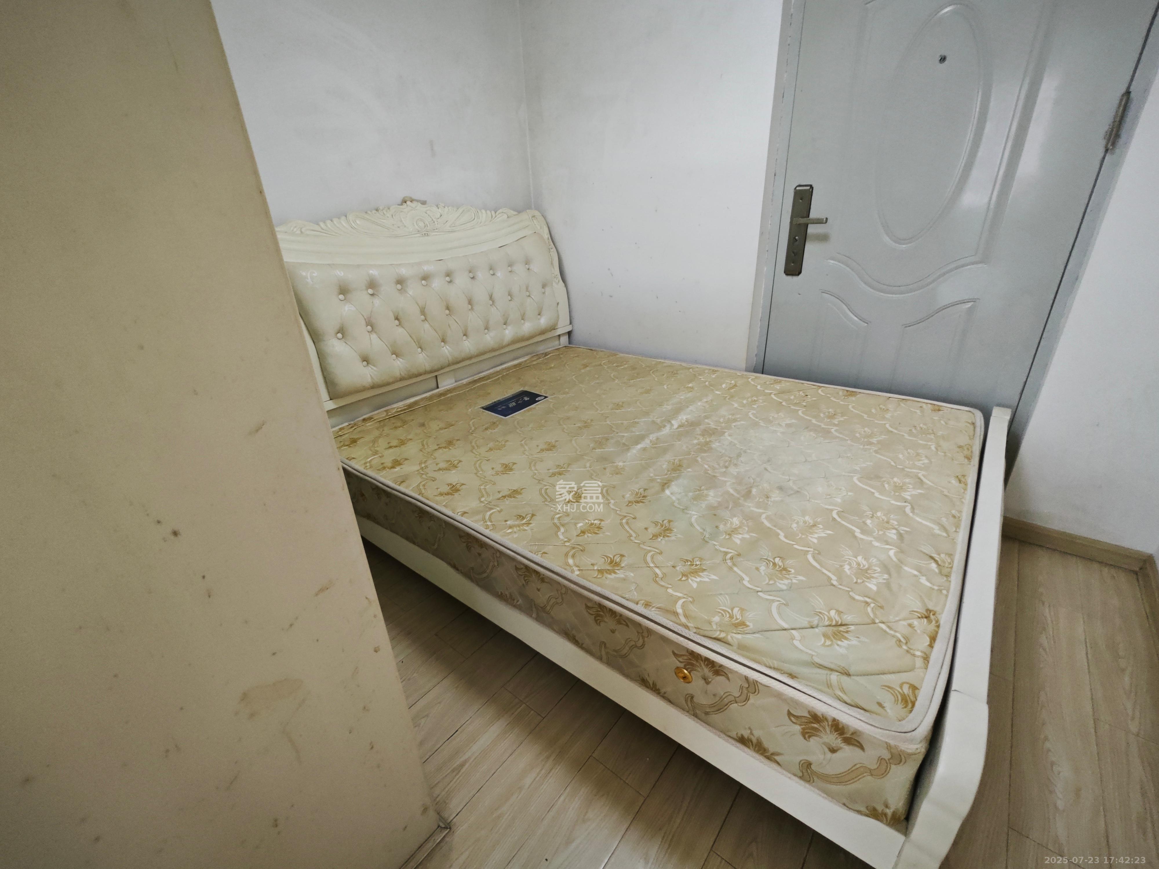 怡海星城 2室2厅1卫 1300.0元/月 怡海星城 2室2厅1卫 1300.0元/月室内图