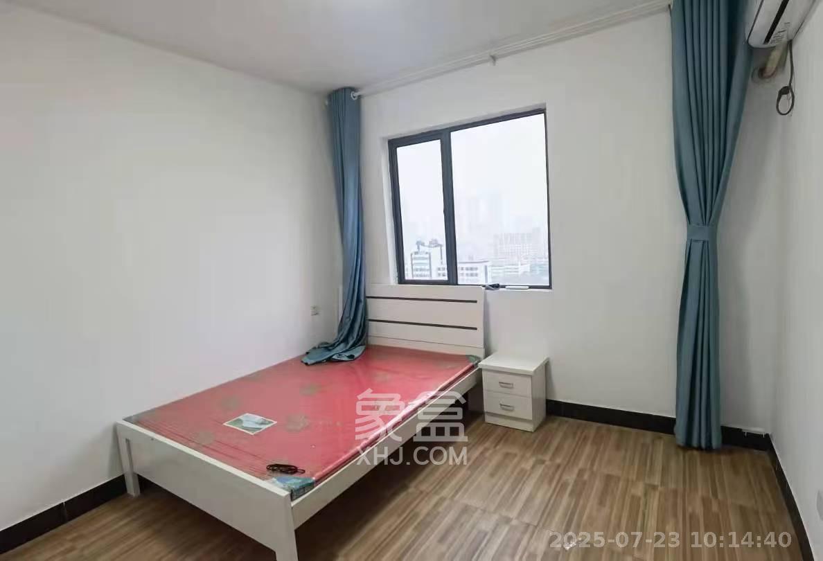 荣盛花语书苑 4室2厅2卫 3400.0元/月 荣盛花语书苑 4室2厅2卫 3400.0元/月室内图