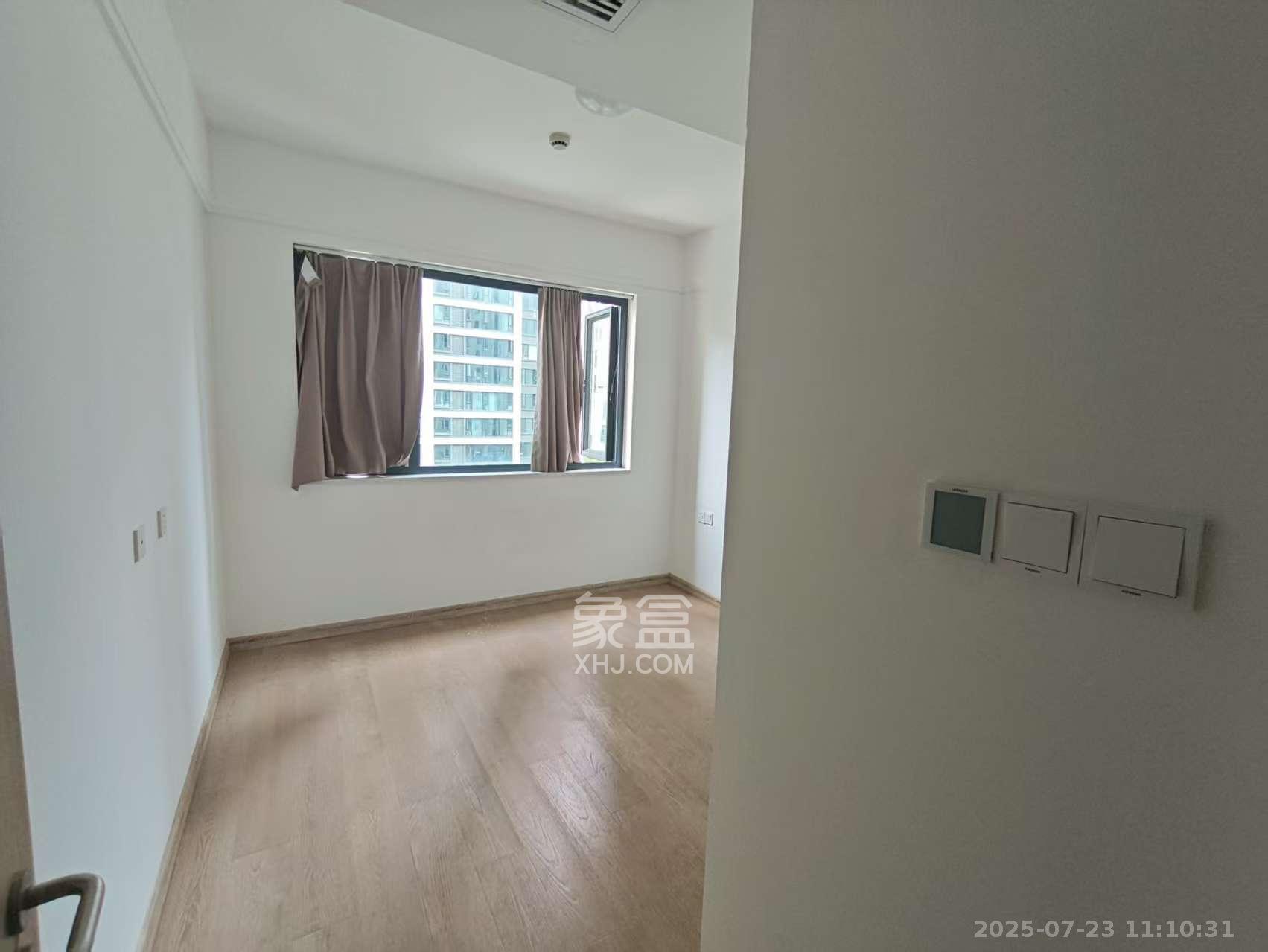 南山梅溪一方  5室2厅2卫    4500.0元/月室内图