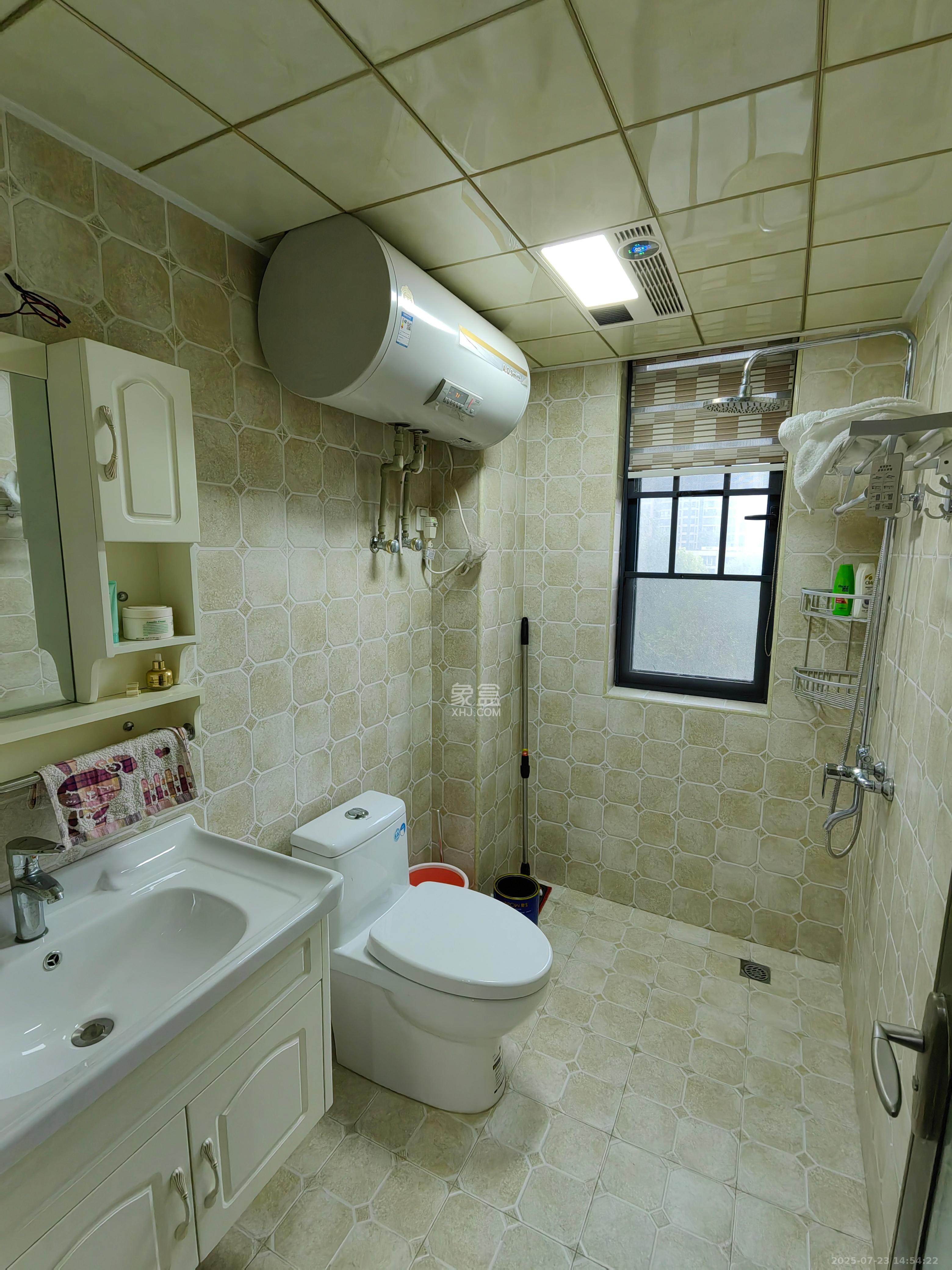 中建梅溪湖中心  4室2厅2卫   3500.00元/月室内图