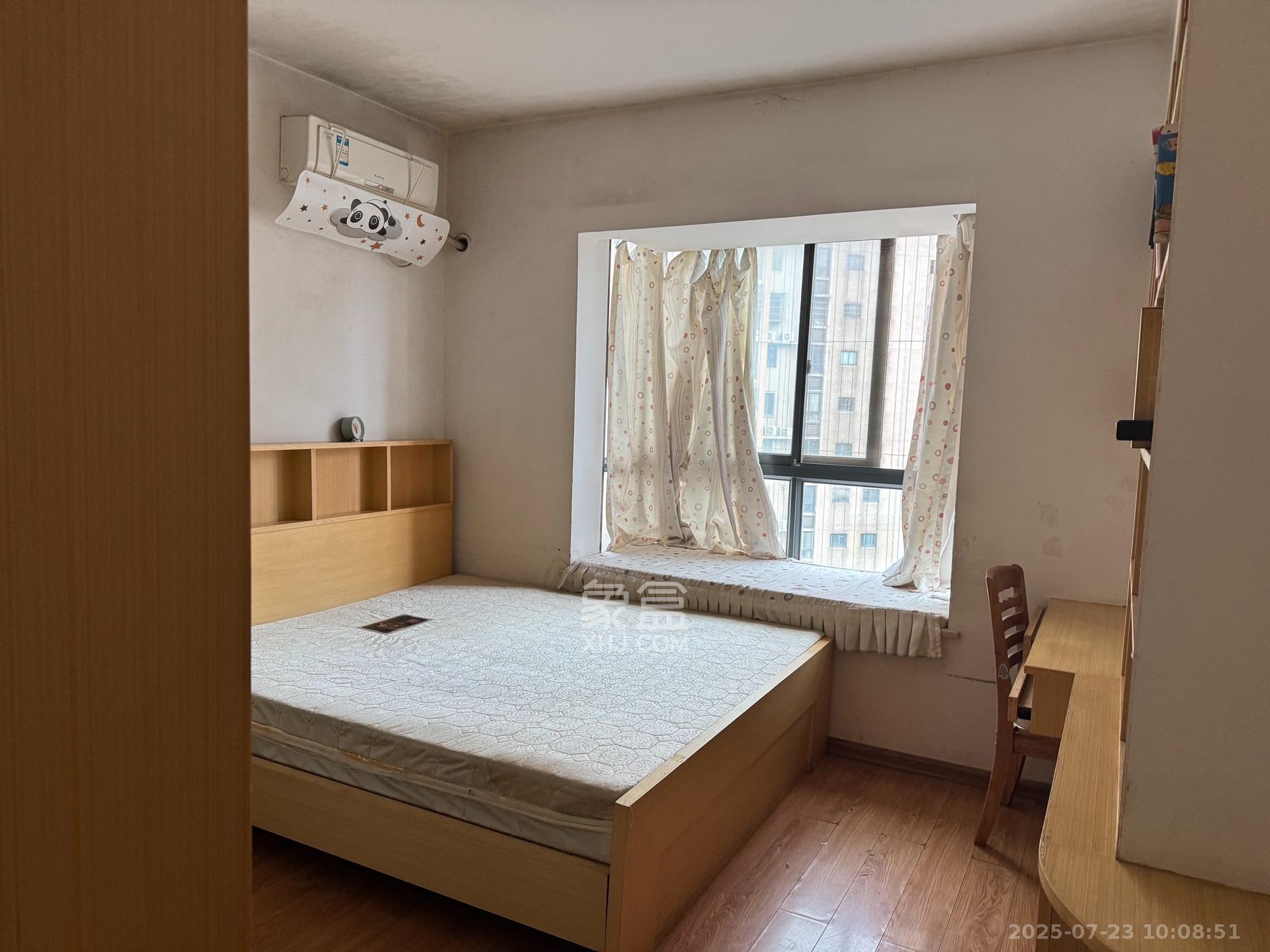 童话里  2室1厅1卫   2200.00元/月室内图