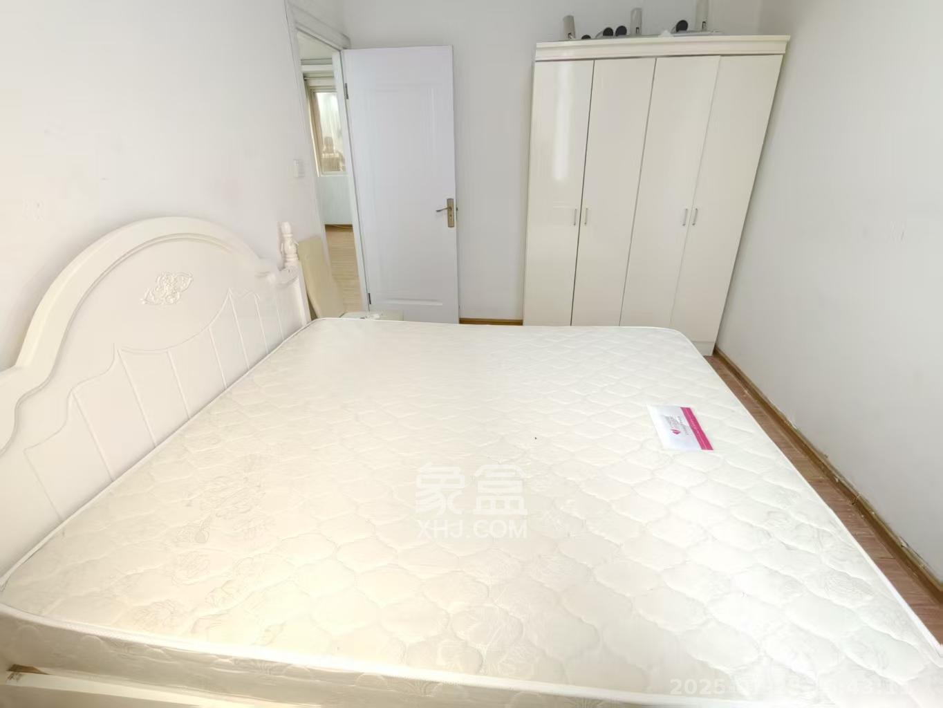 巧克力空间（建鸿达现代大厦）  3室1厅1卫    2100.0元/月室内图