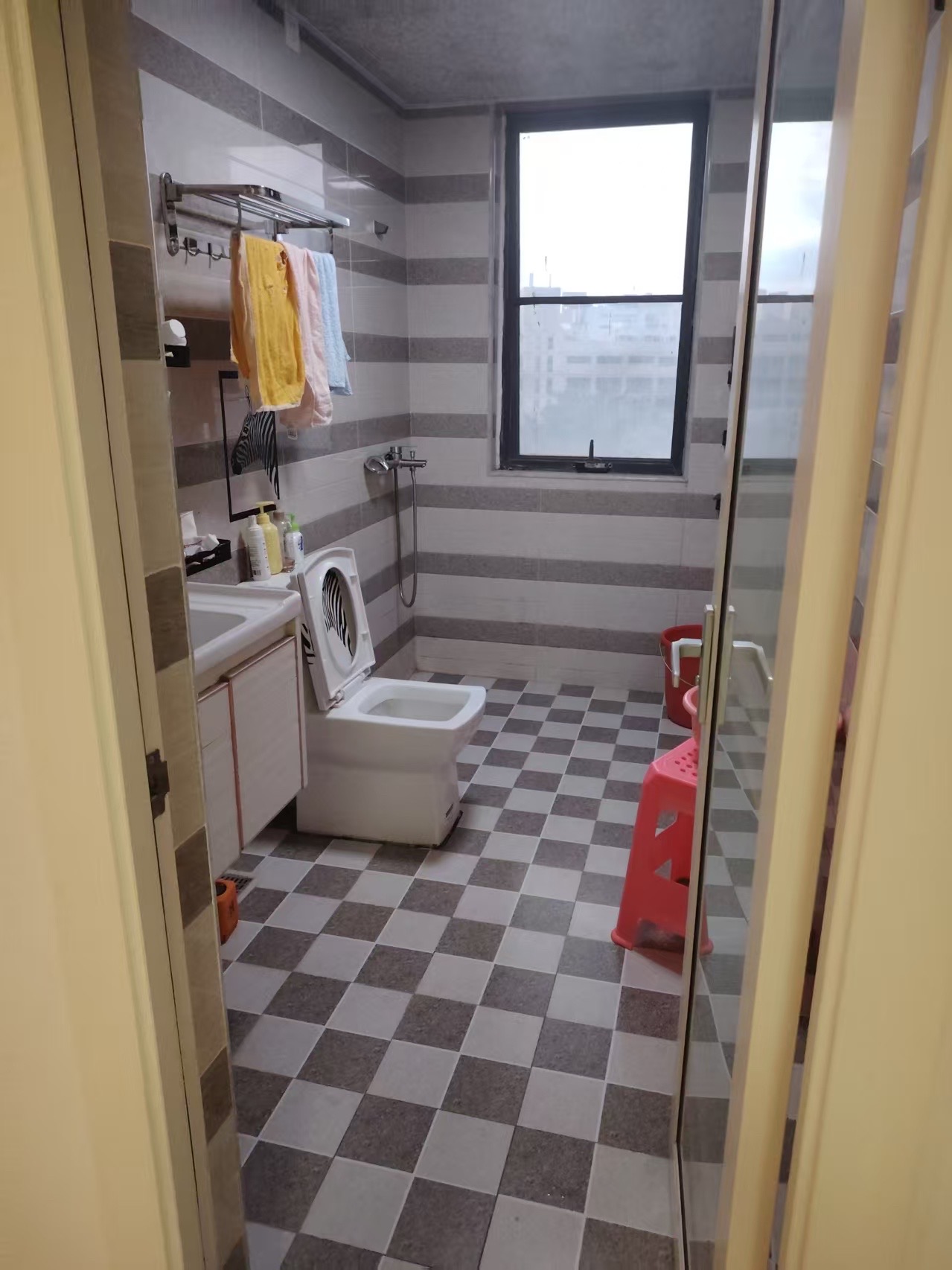 天街华府（海南新天地）  3室2厅2卫    3500.0元/月室内图
