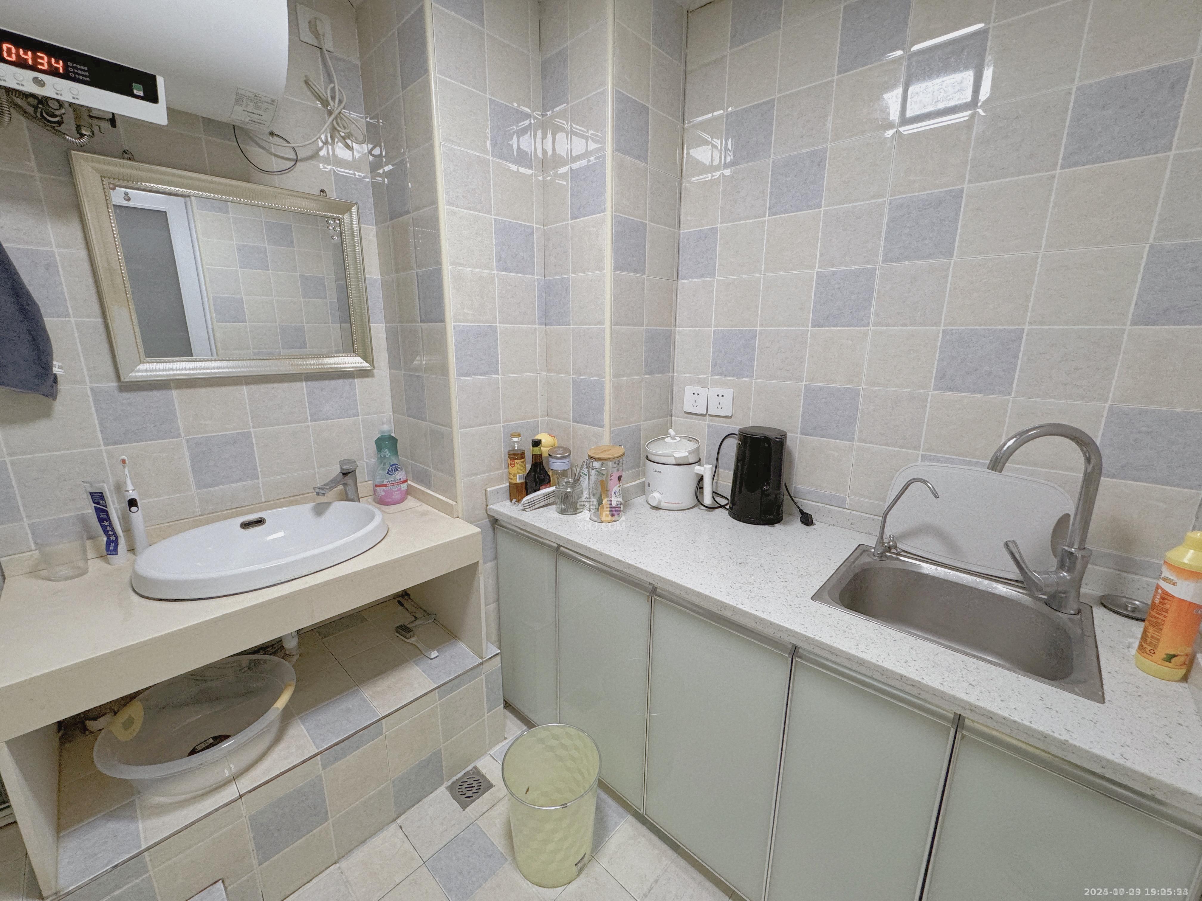 明峰银座  1室0厅0卫    1400.0元/月 明峰银座  1室0厅0卫    1400.0元/月室内图