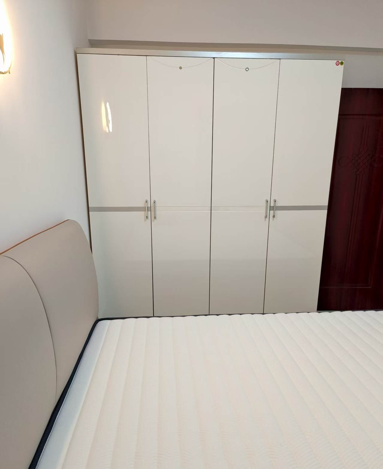 崇和中苑 2室1厅1卫 2100.0元/月 崇和中苑 2室1厅1卫 2100.0元/月室内图