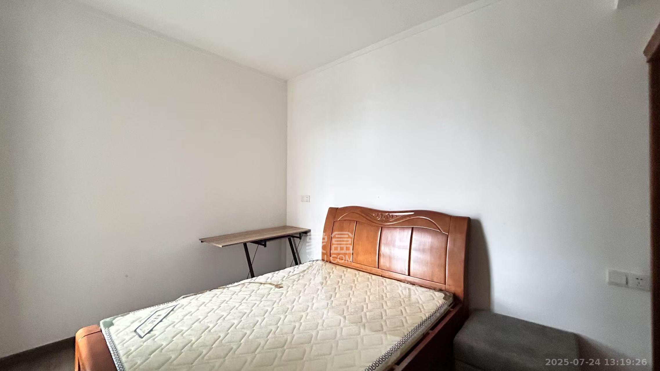 恒伟湘江时代 3室2厅1卫 3000.0元/月 恒伟湘江时代 3室2厅1卫 3000.0元/月室内图