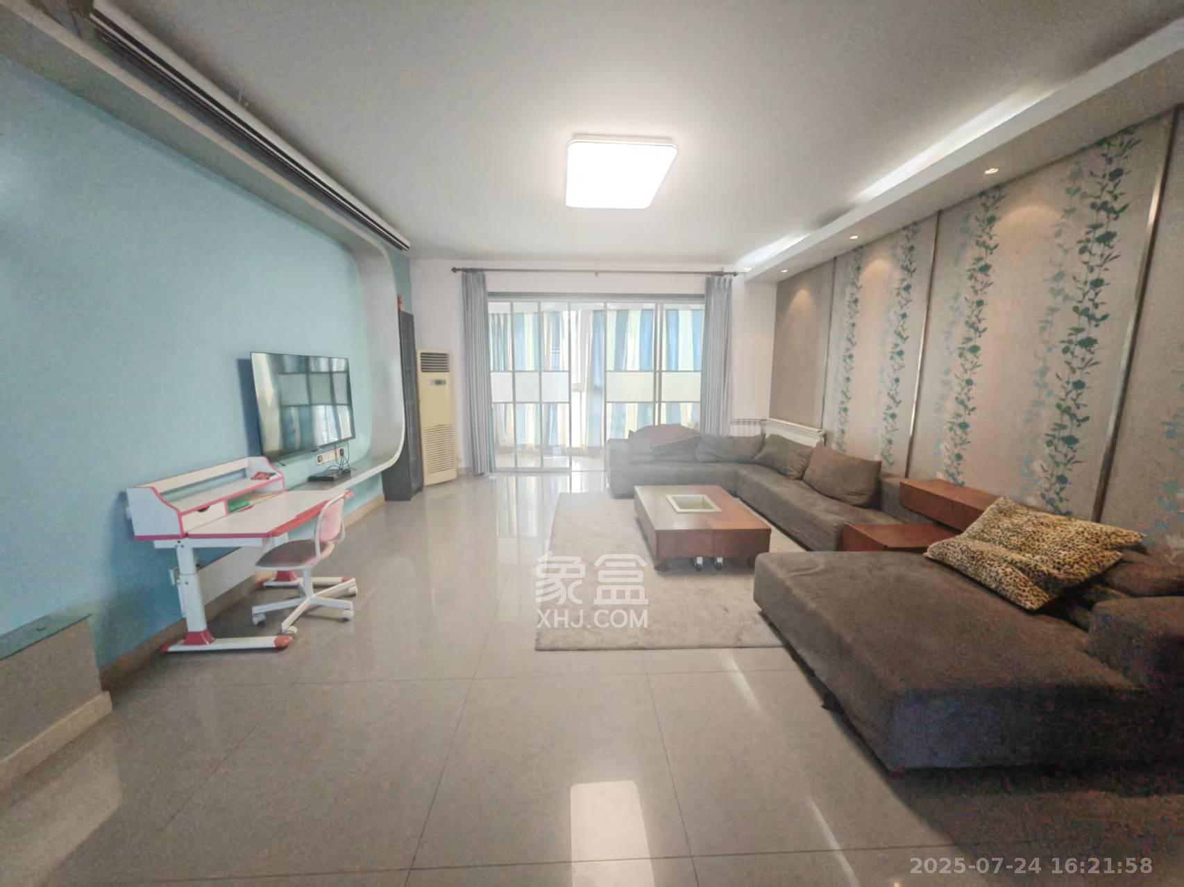 江岸景苑 3室2厅2卫 3400.0元/月 江岸景苑 3室2厅2卫 3400.0元/月室内图