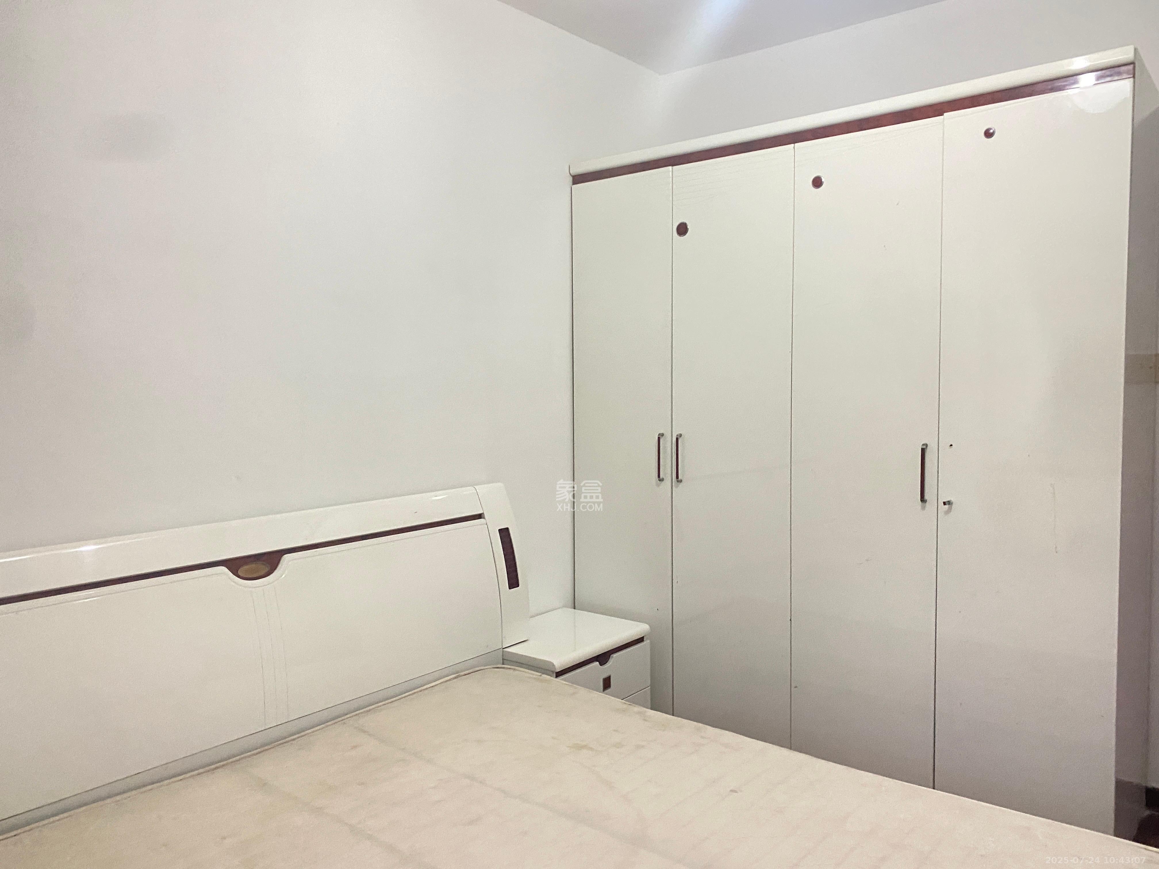 英才园三片 2室1厅1卫 1400.0元/月 英才园三片 2室1厅1卫 1400.0元/月室内图