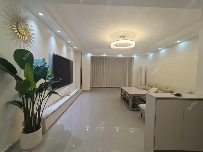 新世界建材城  3室2厅2卫    63.8万 新世界建材城  3室2厅2卫    63.8万客厅