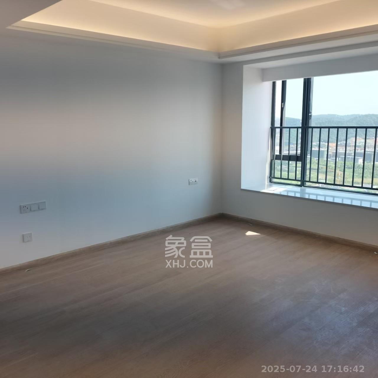 南山梅溪一方  4室2厅3卫   4500.00元/月室内图