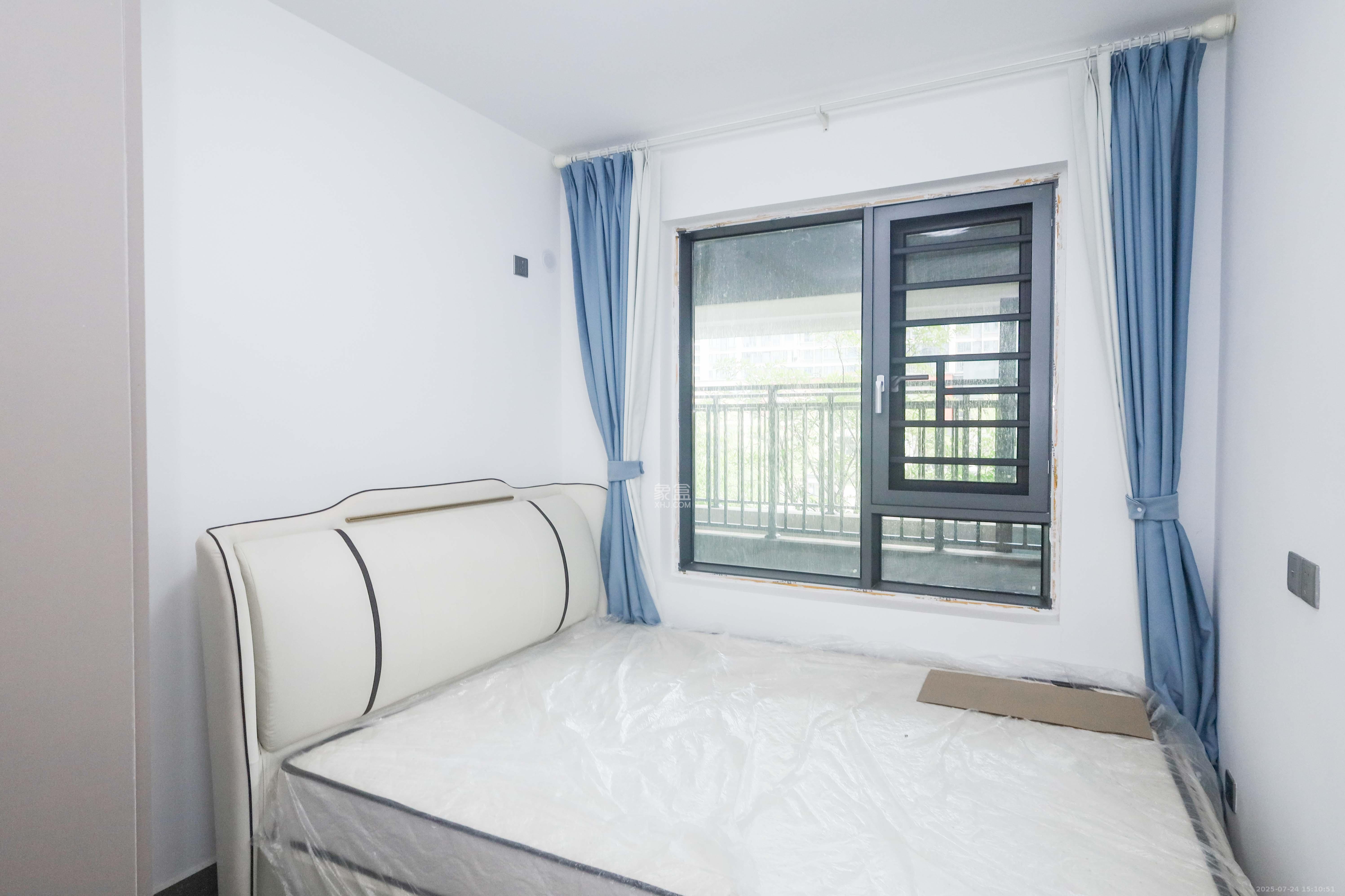 中海麓山境北区 3室2厅2卫 99.6万 中海麓山境北区 3室2厅2卫 99.6万卧室