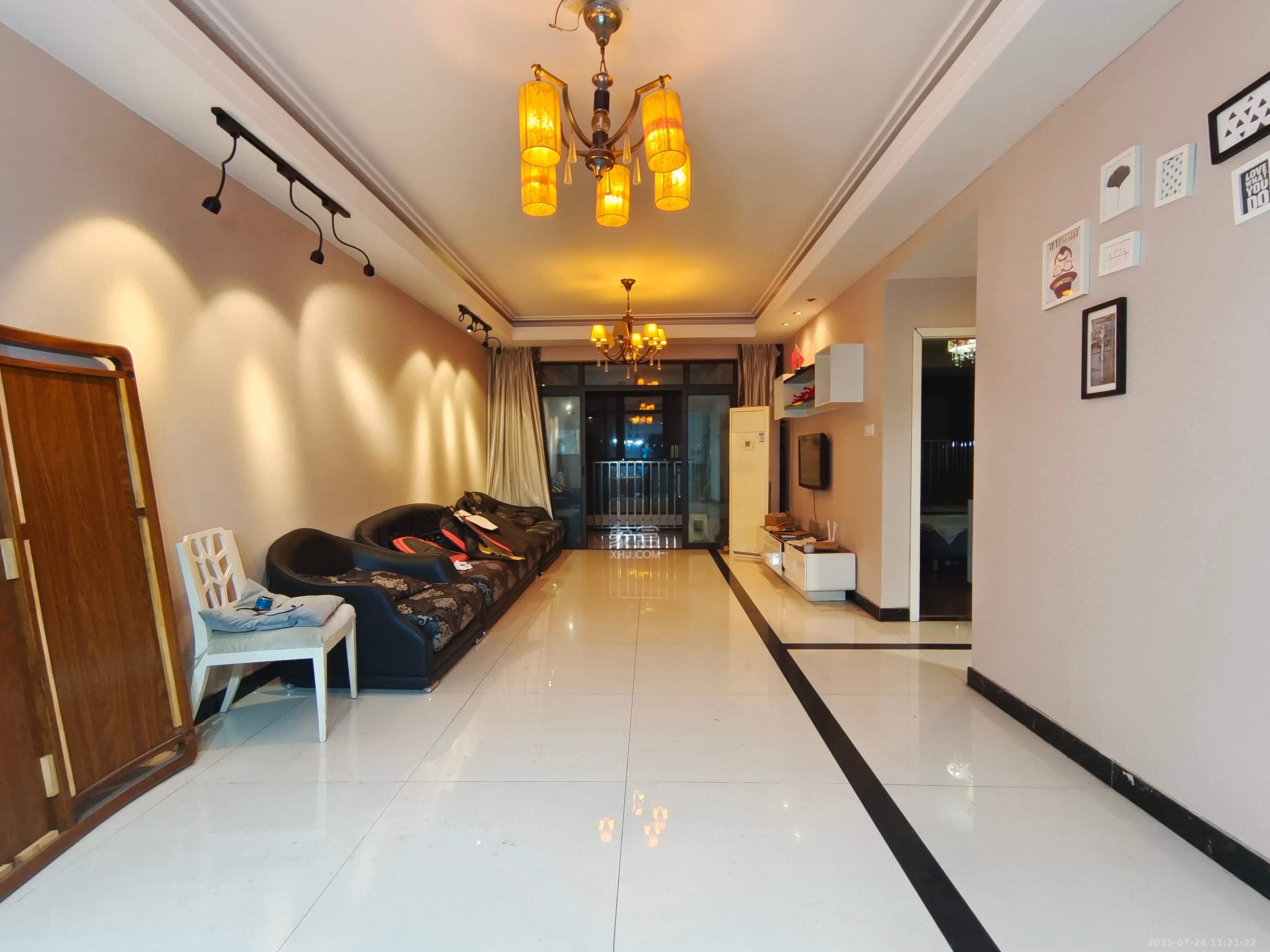 藏珑湖上国际花园 2室2厅1卫 2400.0元/月 藏珑湖上国际花园 2室2厅1卫 2400.0元/月室内图