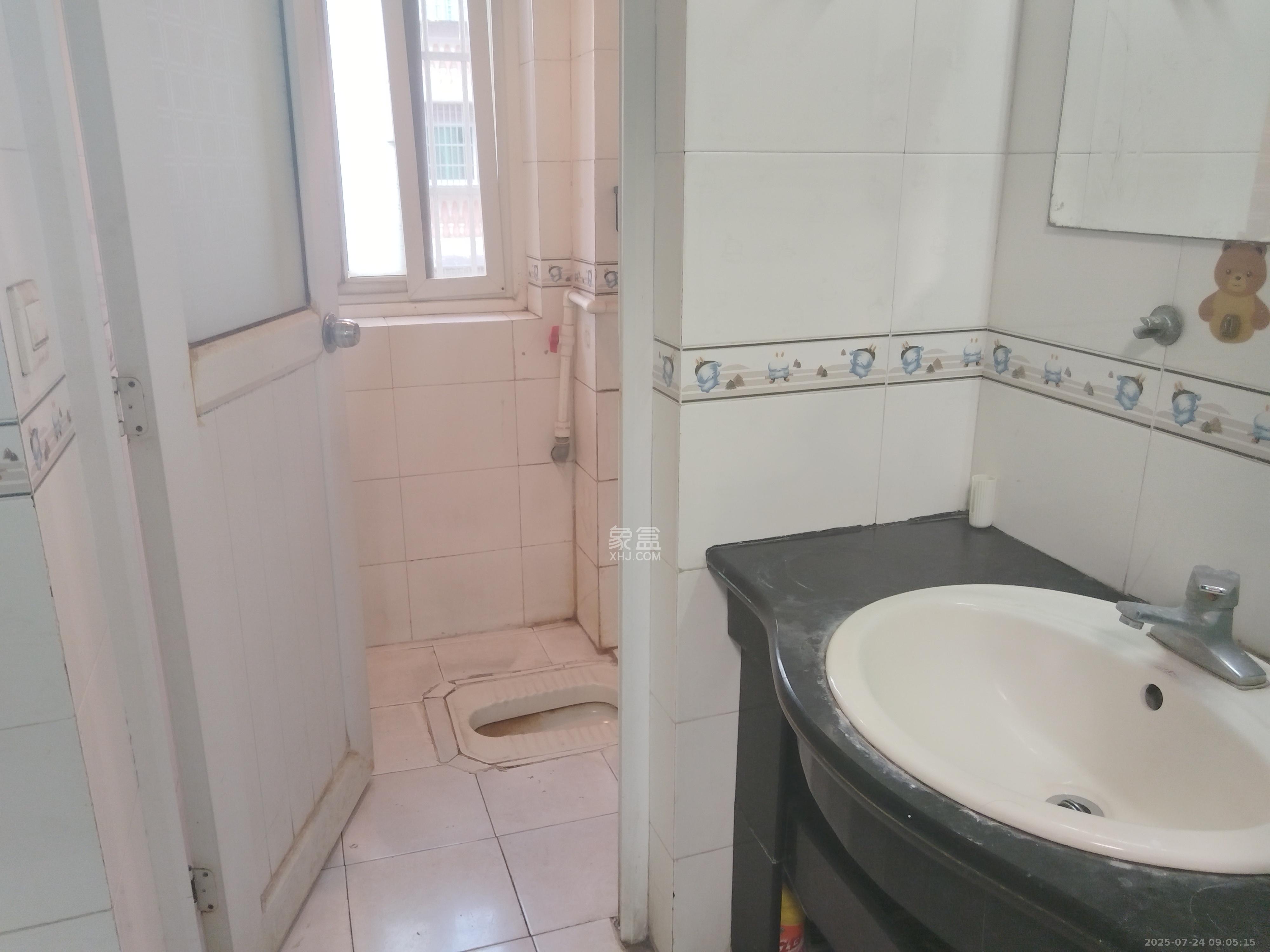 枫林二路工商银行宿舍 3室2厅1卫 1800.0元/月 枫林二路工商银行宿舍 3室2厅1卫 1800.0元/月室内图