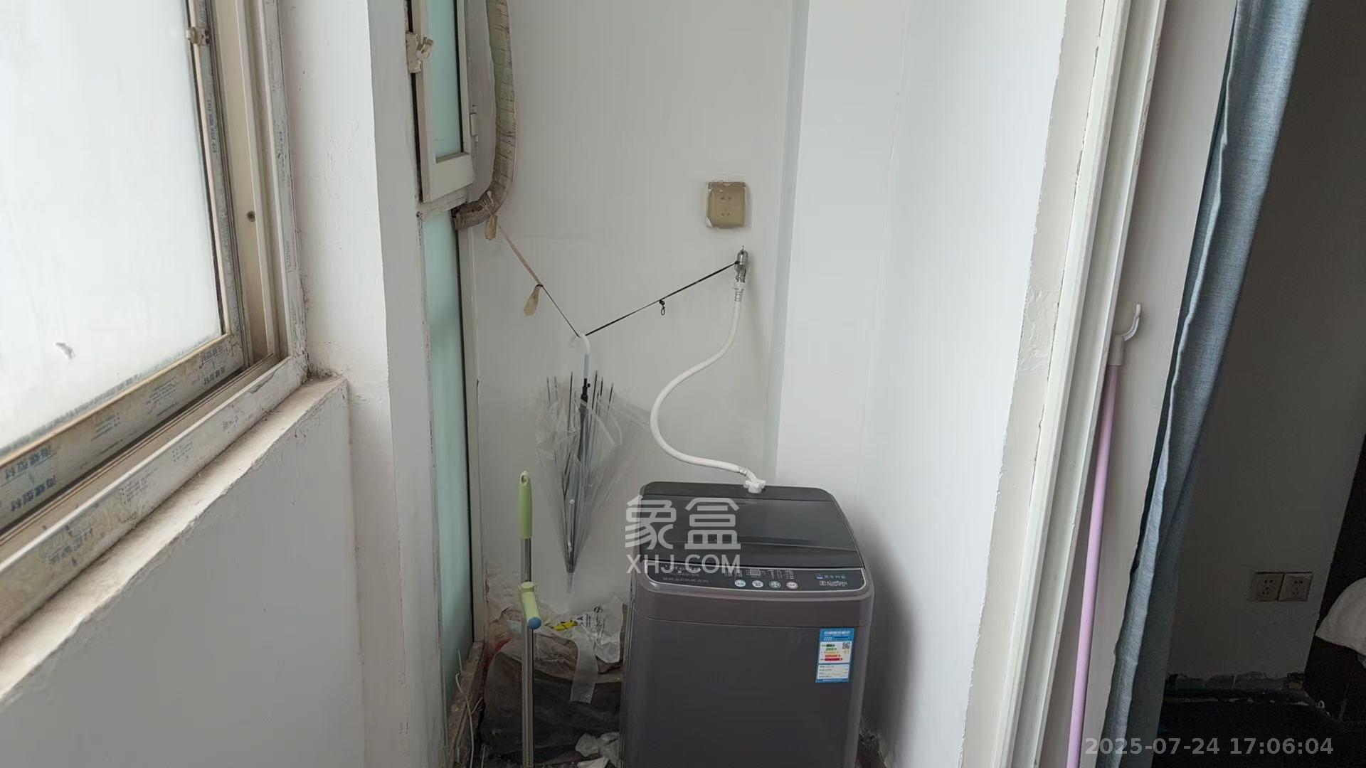 2076至高点 1室1厅1卫 1600.0元/月 2076至高点 1室1厅1卫 1600.0元/月室内图