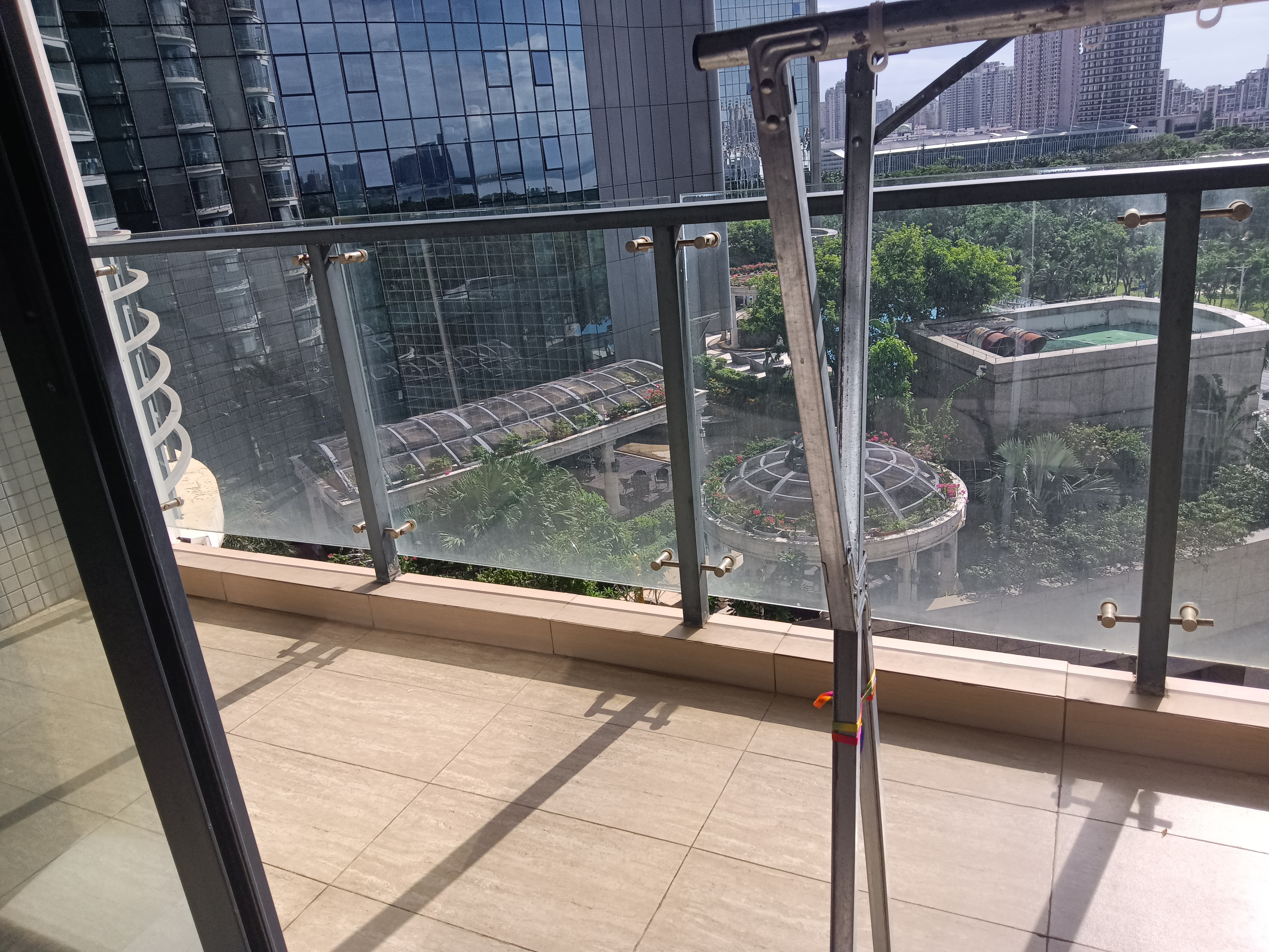 宝华海景 1室1厅1卫 2700.0元/月 宝华海景 1室1厅1卫 2700.0元/月室内图