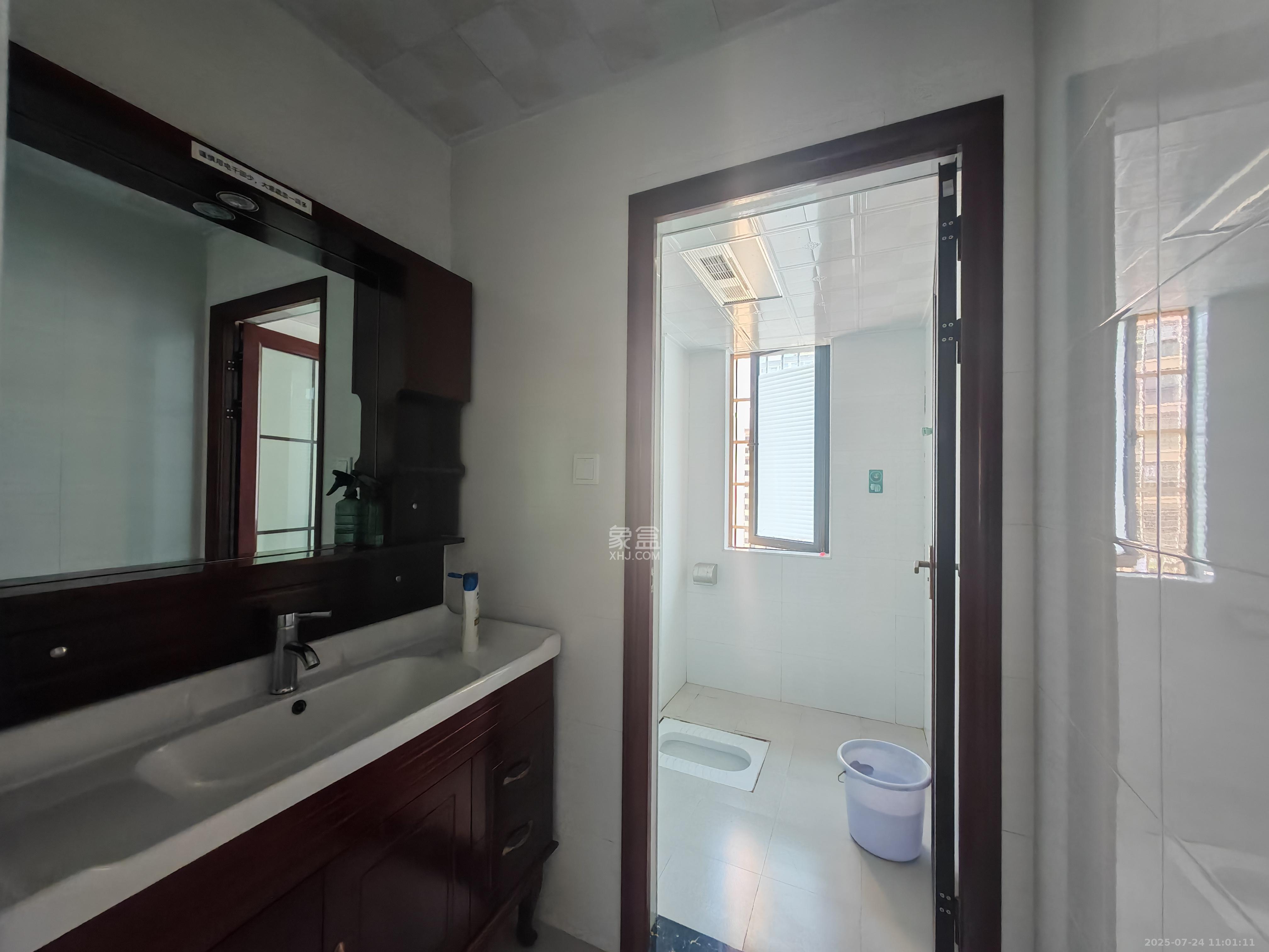 紫御江山  2室2厅2卫    1300.0元/月室内图