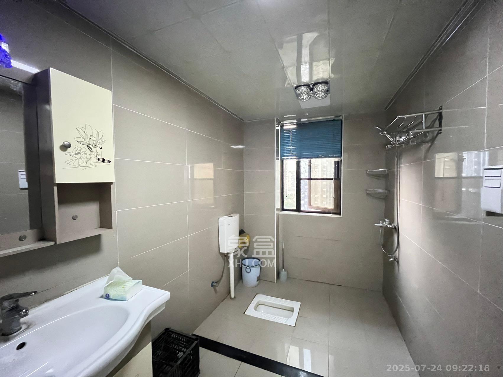 中南红领邦(红星嘉和苑) 1室2厅2卫 2000.0元/月 中南红领邦(红星嘉和苑) 1室2厅2卫 2000.0元/月室内图