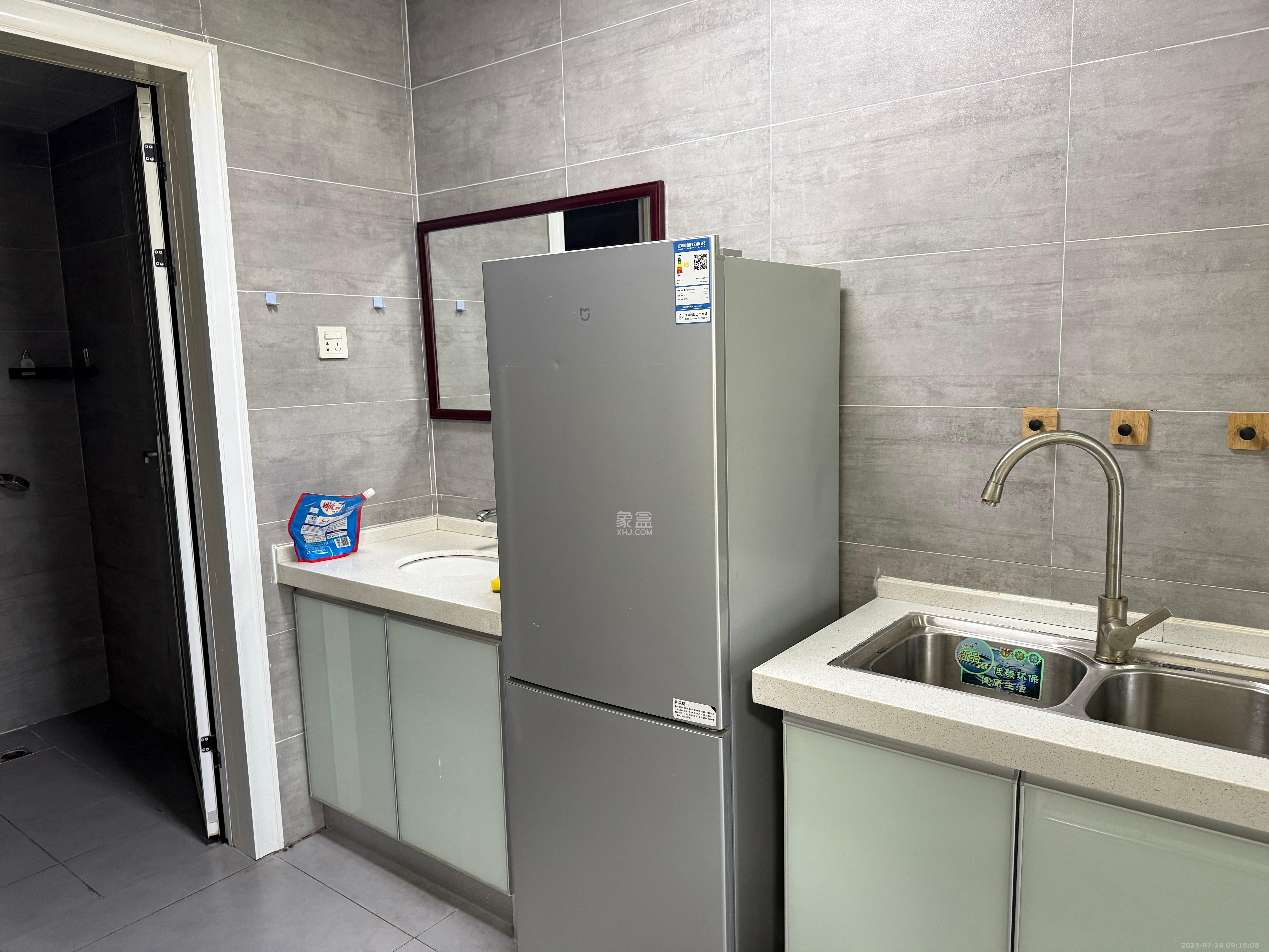 第六都(陆都小区) 1室1厅1卫 2100.0元/月 第六都(陆都小区) 1室1厅1卫 2100.0元/月室内图