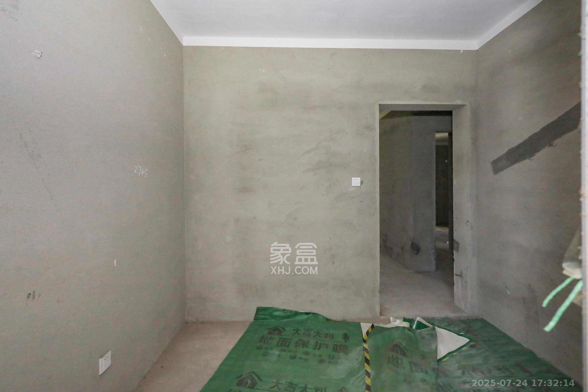 八方小区B区  1室2厅2卫    398.0万 八方小区B区  1室2厅2卫    398.0万卧室