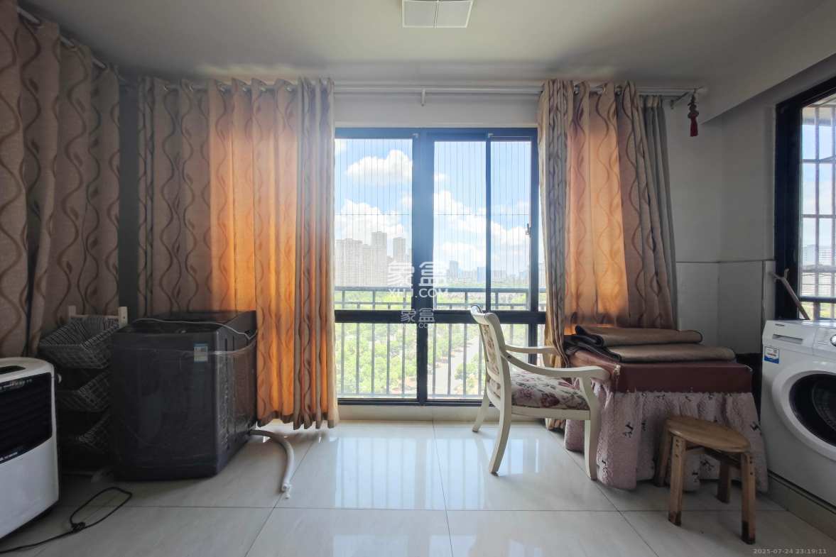 水岸天际(一期、二期) 4室2厅2卫 109.0万 水岸天际(一期、二期) 4室2厅2卫 109.0万阳台