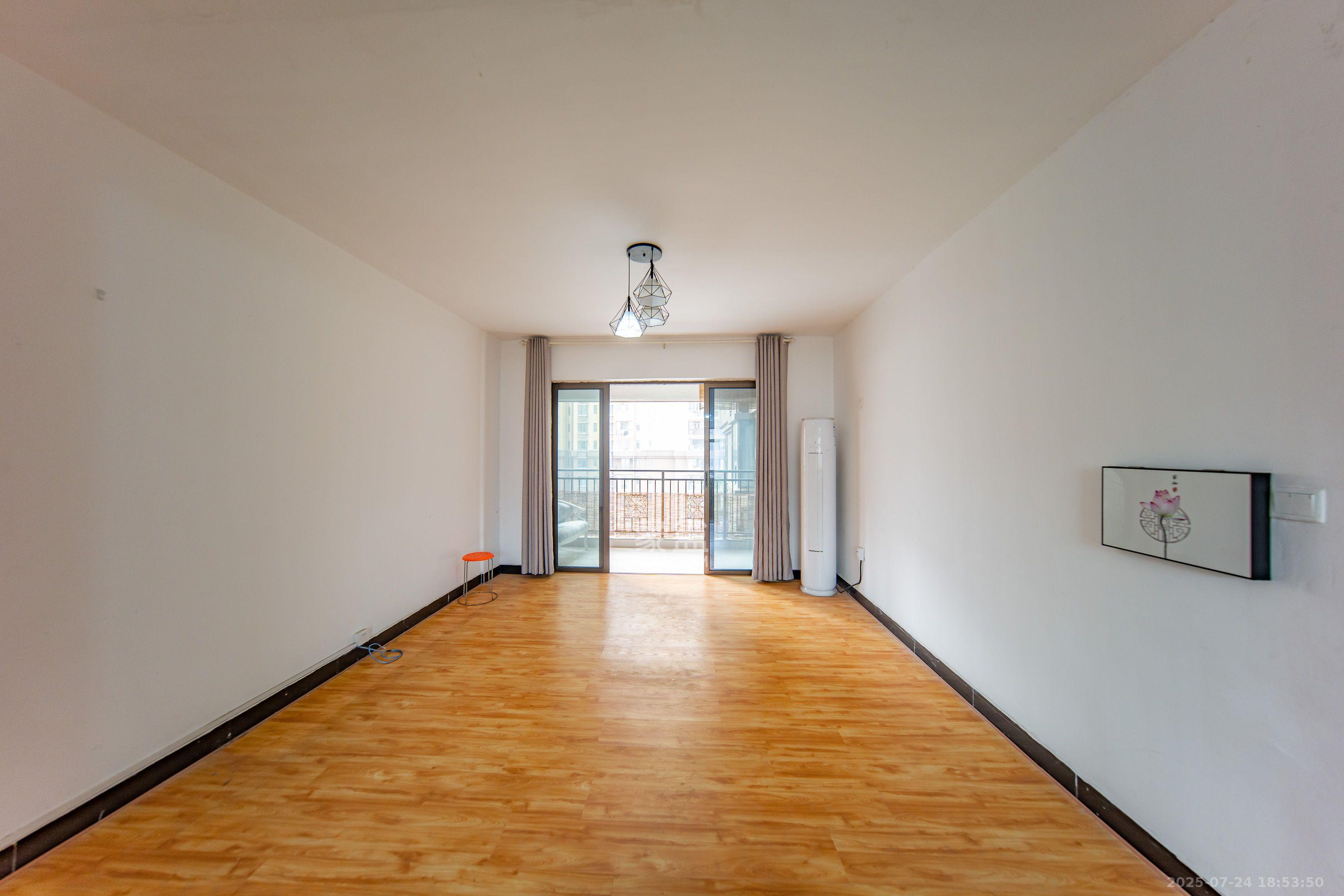 江山帝景哈佛  4室2厅2卫    2300.0元/月 江山帝景哈佛  4室2厅2卫    2300.0元/月