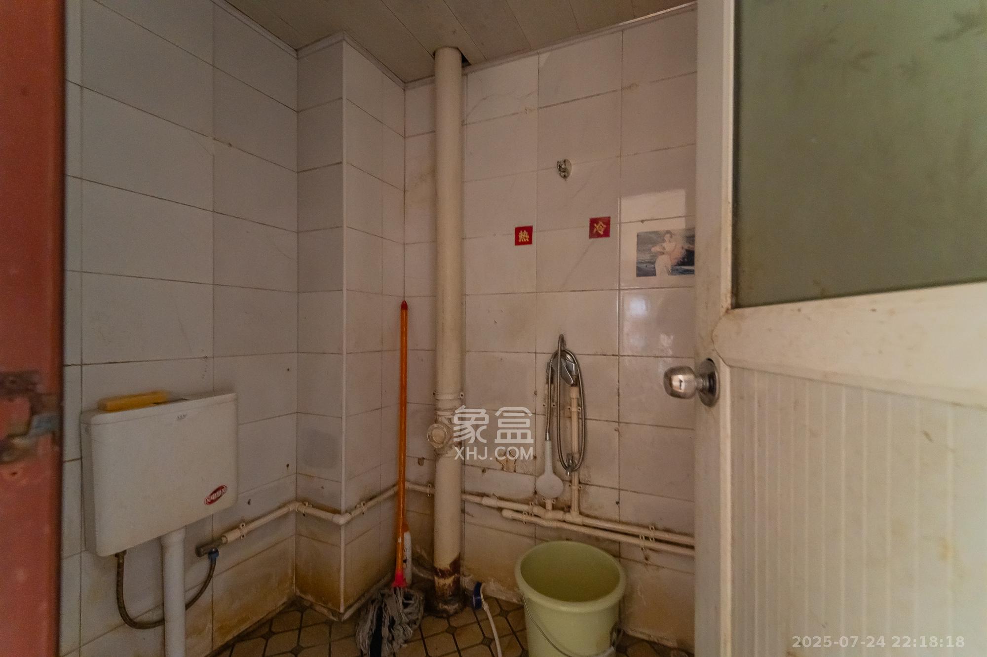 思进大厦 5室2厅2卫 107.8万 思进大厦 5室2厅2卫 107.8万其他