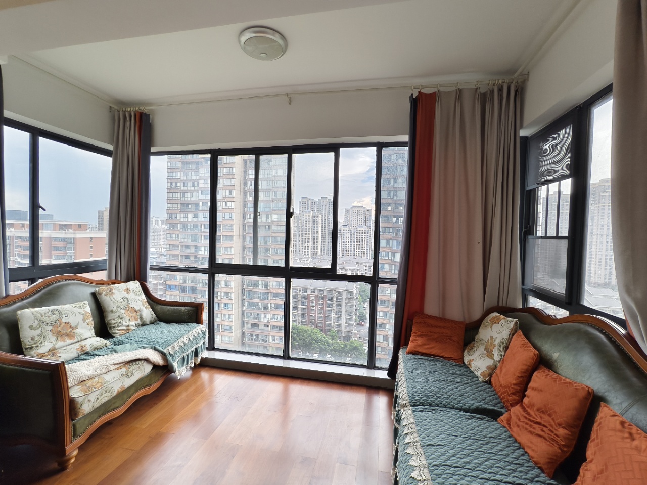 亿都漫城 4室2厅2卫 85.0万 亿都漫城 4室2厅2卫 85.0万室内图