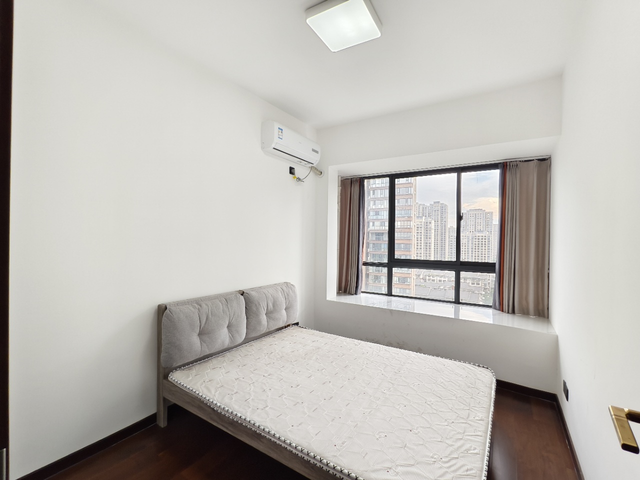 亿都漫城 4室2厅2卫 85.0万 亿都漫城 4室2厅2卫 85.0万室内图