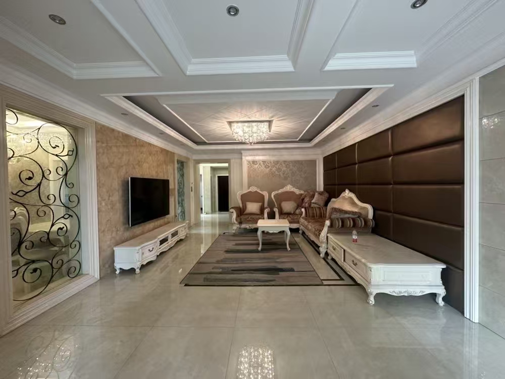 流金岁月-华晨国际  4室2厅2卫    90.0万 流金岁月-华晨国际  4室2厅2卫    90.0万室内图