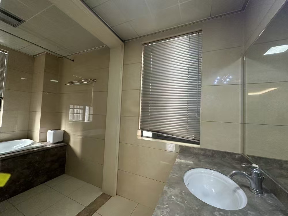 流金岁月-华晨国际  4室2厅2卫    90.0万 流金岁月-华晨国际  4室2厅2卫    90.0万室内图