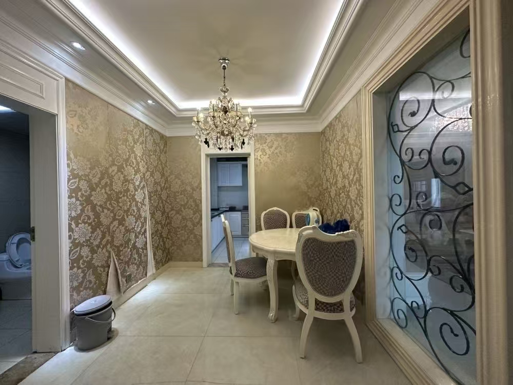 流金岁月-华晨国际  4室2厅2卫    90.0万 流金岁月-华晨国际  4室2厅2卫    90.0万室内图