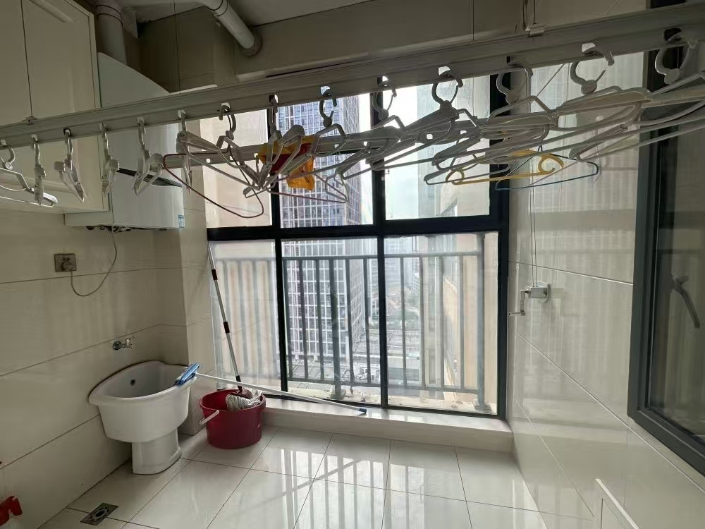 流金岁月-华晨国际  4室2厅2卫    90.0万 流金岁月-华晨国际  4室2厅2卫    90.0万室内图