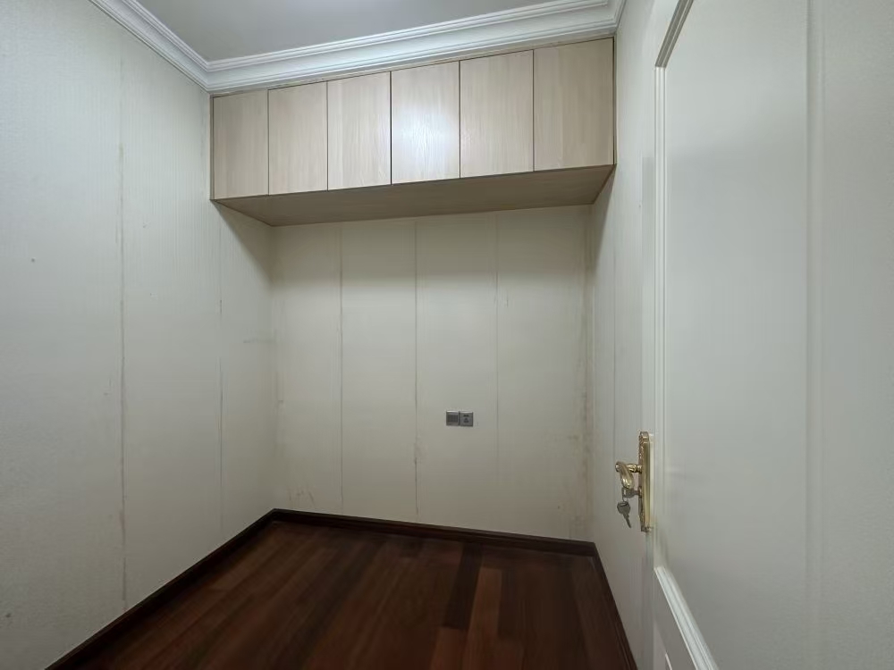 流金岁月-华晨国际  4室2厅2卫    90.0万 流金岁月-华晨国际  4室2厅2卫    90.0万室内图