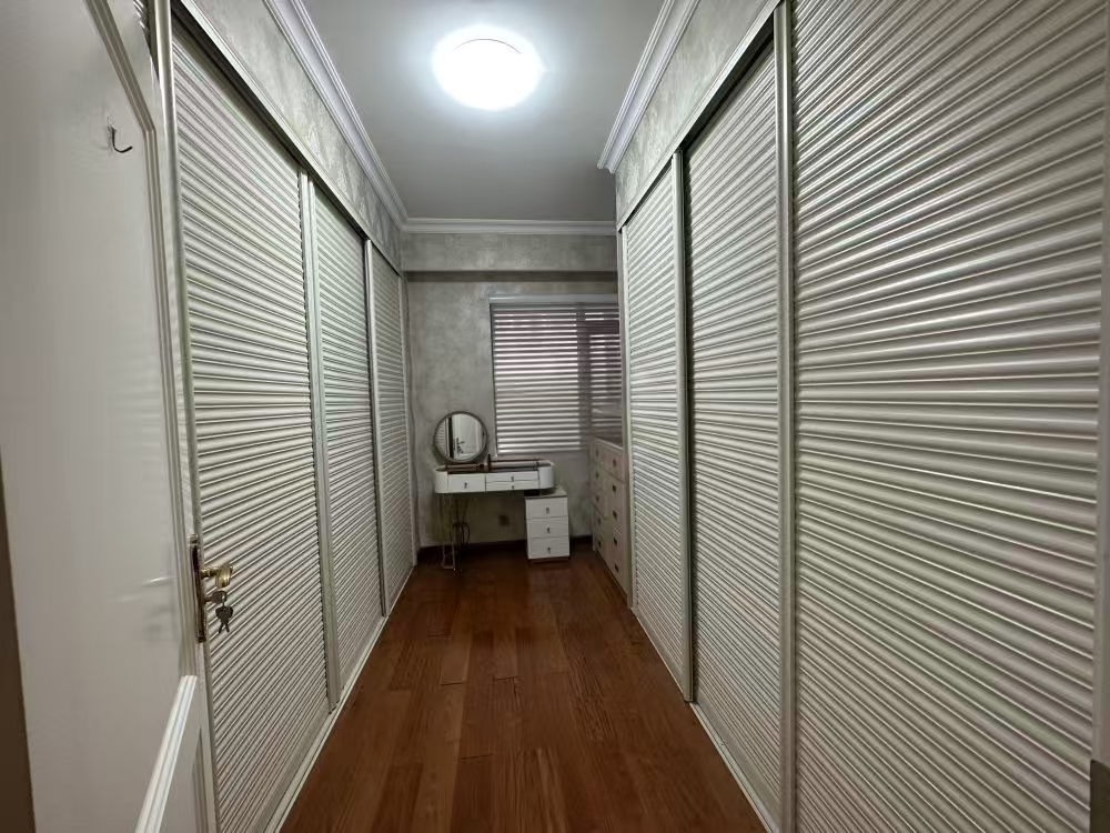 流金岁月-华晨国际  4室2厅2卫    90.0万 流金岁月-华晨国际  4室2厅2卫    90.0万室内图