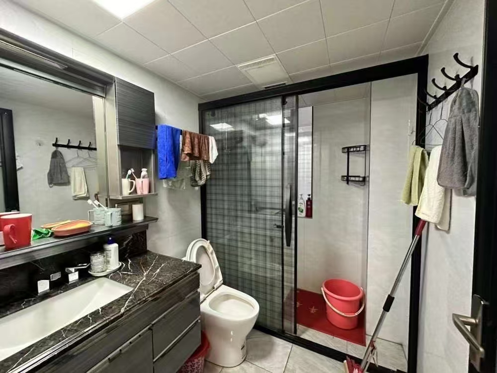 流金岁月-华晨国际  3室2厅2卫    65.0万室内图