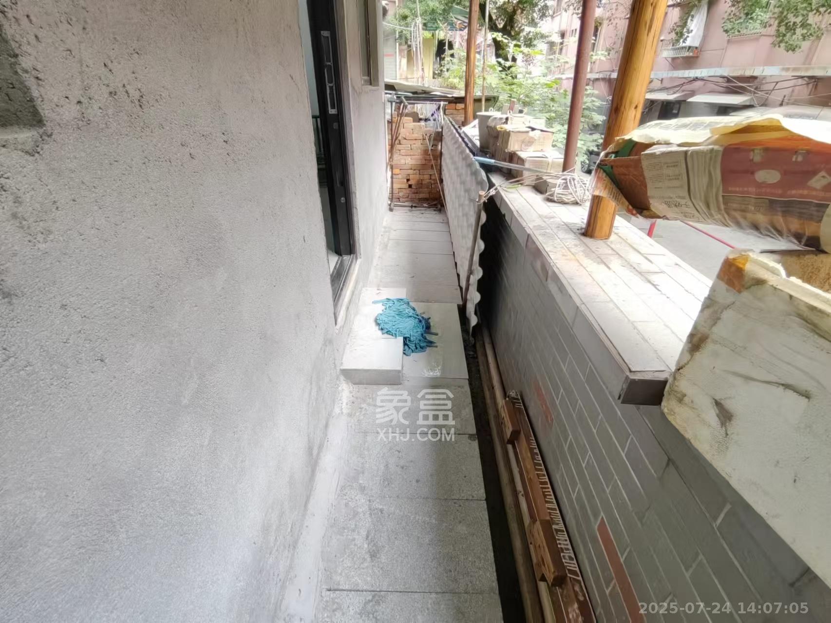 水泵厂宿舍  2室1厅1卫   1700.00元/月室内图