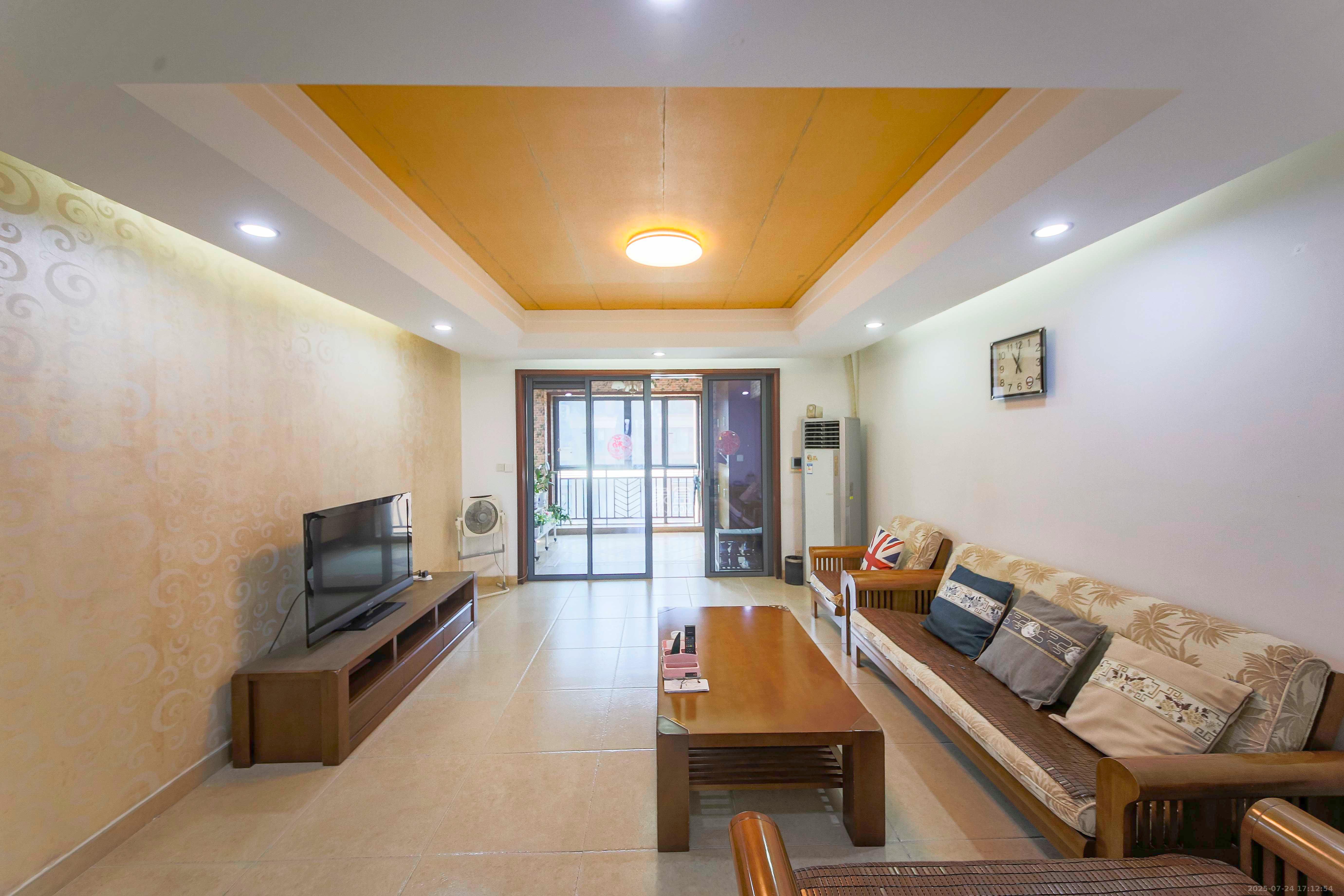 奥林匹克花园 3室2厅2卫 3200.0元/月 奥林匹克花园 3室2厅2卫 3200.0元/月室内图