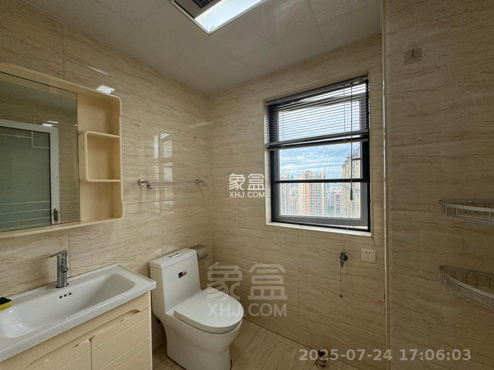 中建御山和苑  3室2厅2卫    1900.0元/月 中建御山和苑  3室2厅2卫    1900.0元/月室内图