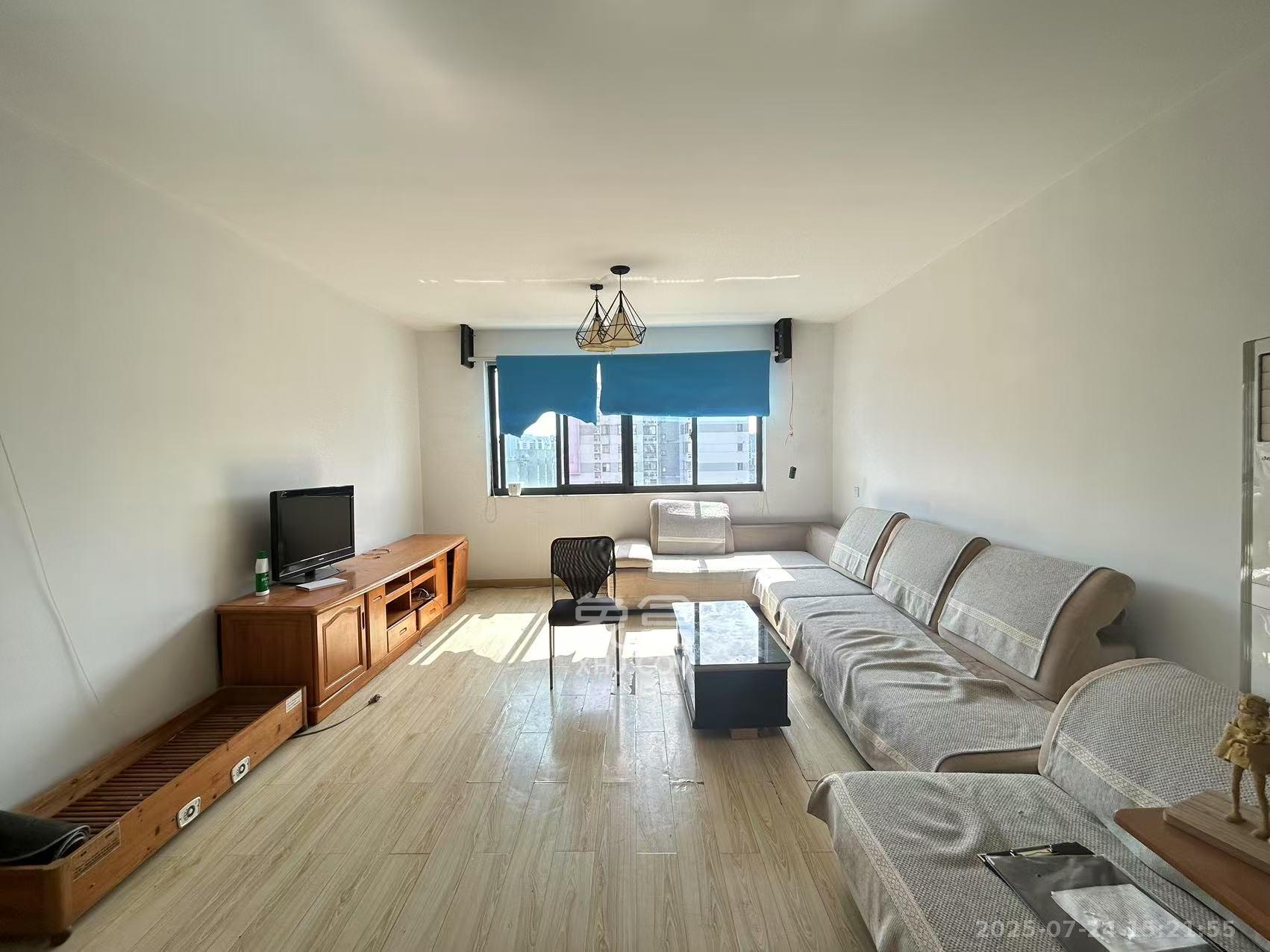 阳光100一期、四五期  4室2厅1卫    2800.0元/月 阳光100一期、四五期  4室2厅1卫    2800.0元/月