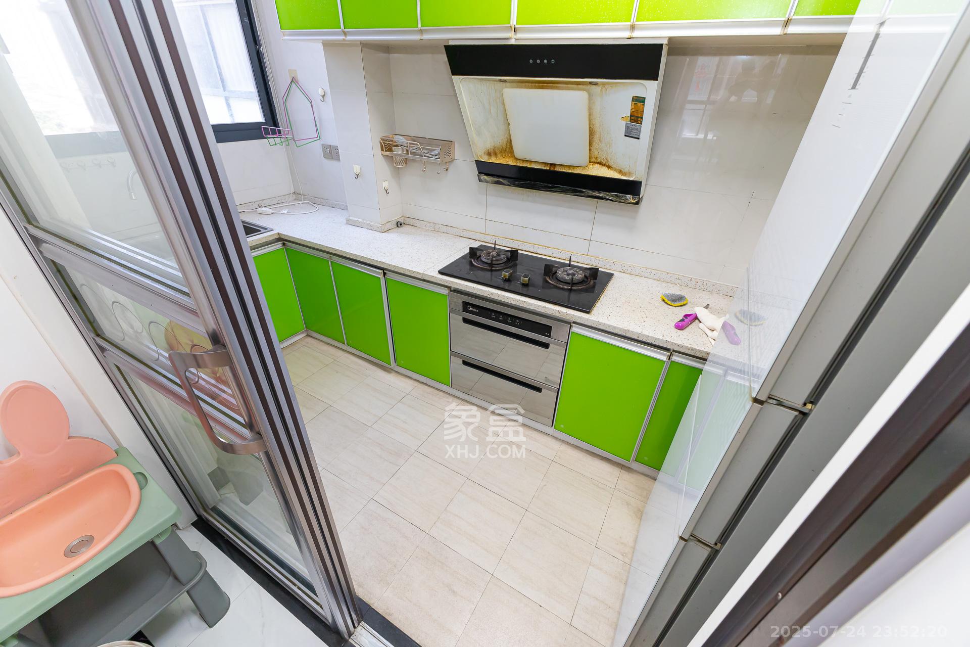 珠江东方明珠(新地东方明珠)三期 3室2厅1卫 66.0万 珠江东方明珠(新地东方明珠)三期 3室2厅1卫 66.0万厨房